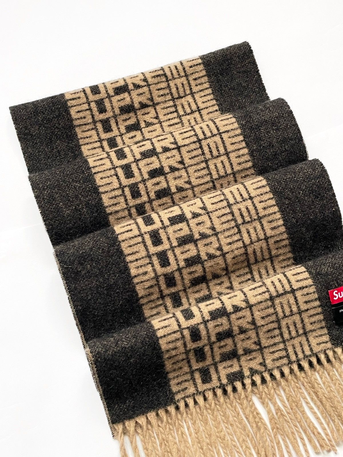 Supreme SUPREME Wool Cashmere Logo Repeat Scarf Size ONE SIZE - 2 Thumbnail