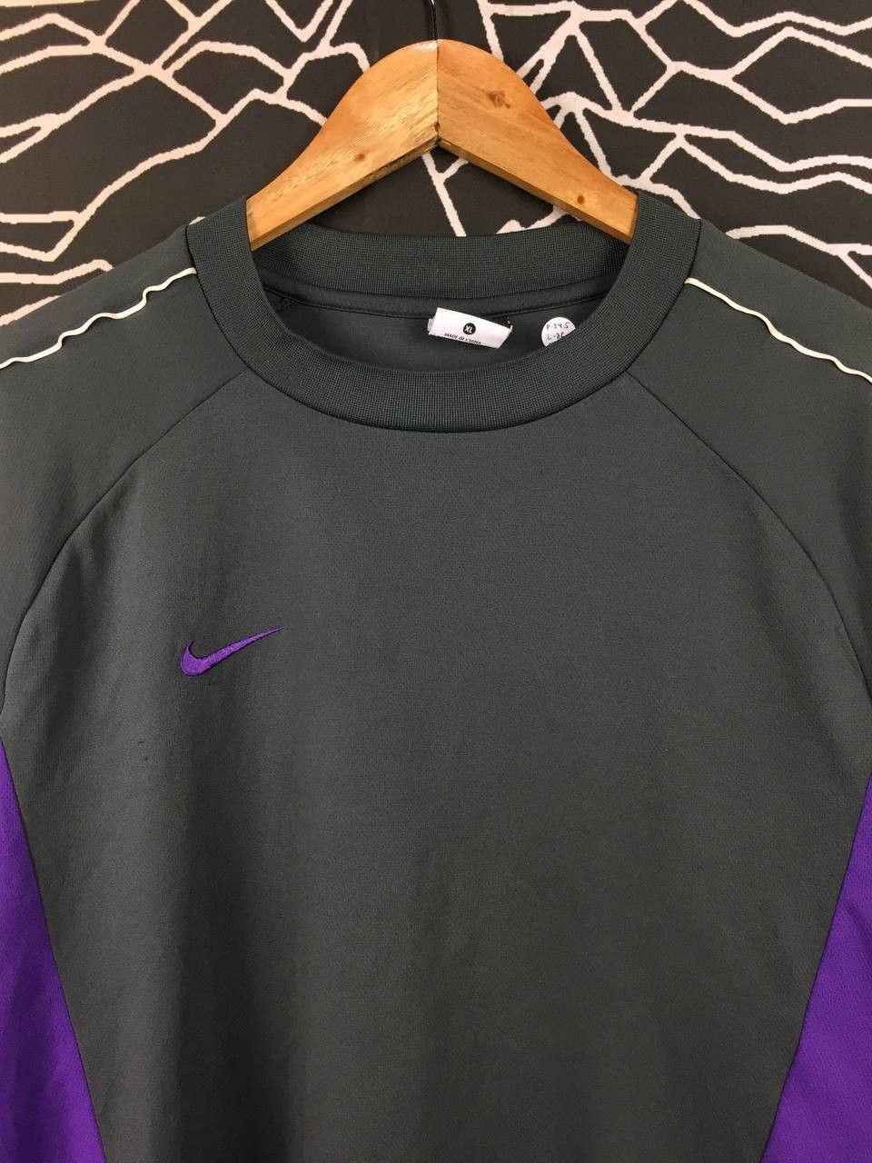 Nike Nike Center Swoosh Dri-FIT Paneled Training Jersey Size US XL / EU 56 / 4 - 3 Thumbnail