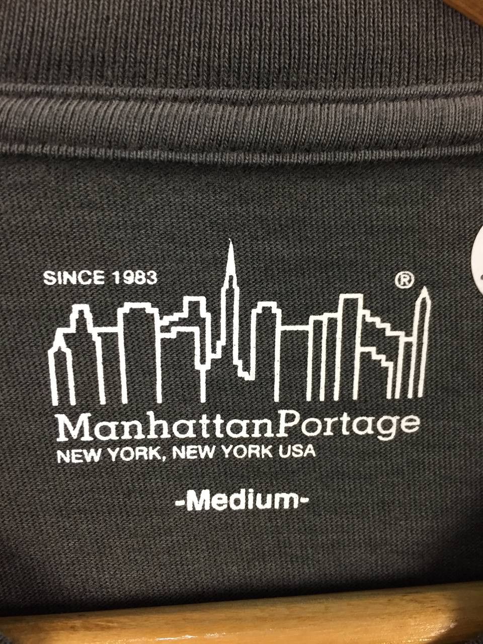 Vintage Manhattan Portage New York City Skyline Graphic Tee Size US M / EU 48-50 / 2 - 8 Thumbnail