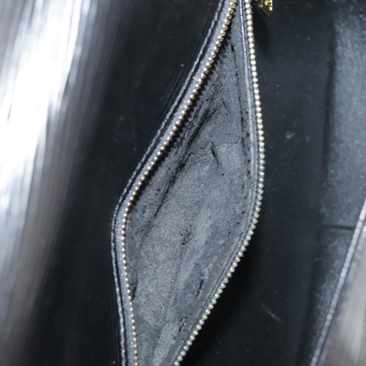 Louis Vuitton LOUIS VUITTON Epi Saint Cloud GM Shoulder Bag Black Noir Size ONE SIZE - 11 Thumbnail