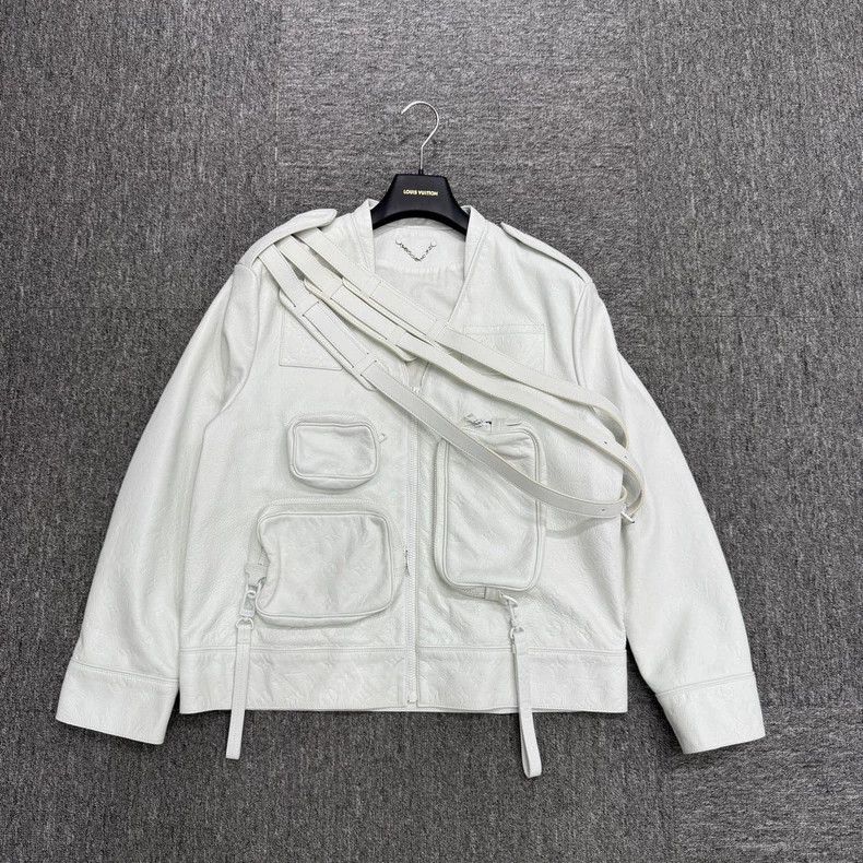 Louis Vuitton Louis Vuitton White embossed calfskin jacket Size US M / EU 48-50 / 2 - 1 Thumbnail