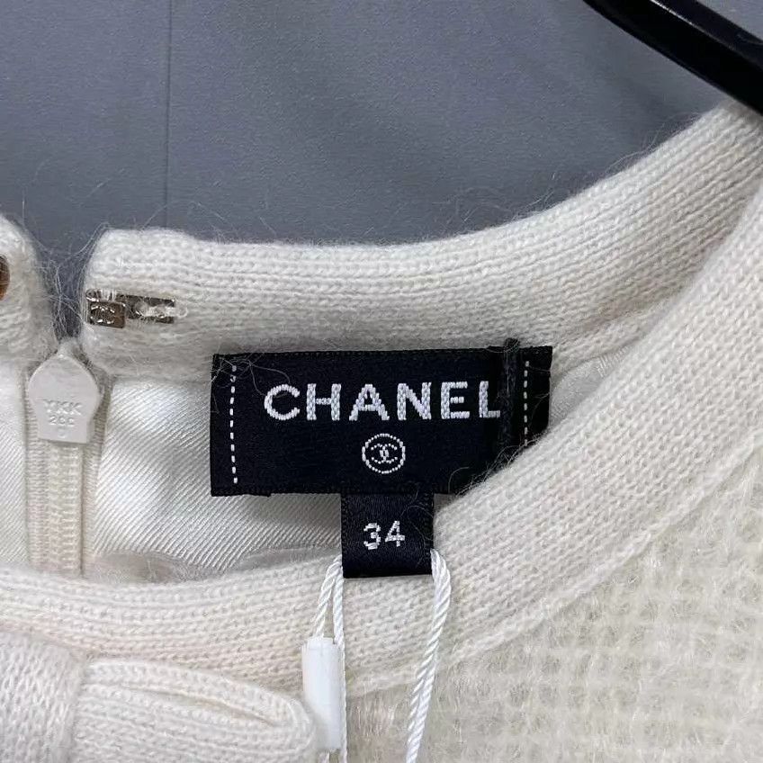 Chanel Chanel 25 Mohair Cream Sleeveless Dress 34 (New, Tags) Size XS / US 0-2 / IT 36-38 - 7 Thumbnail