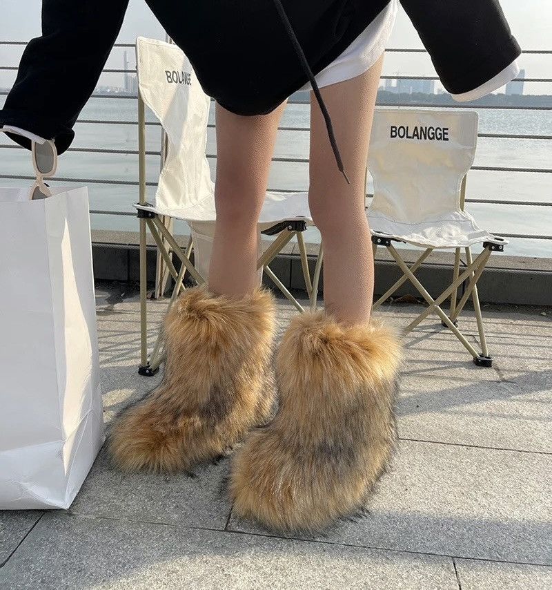 Japanese Brand × Other Winter Fluffy Faux Fur Plush Boots Footwear Size US 6.5 / IT 36.5 - 1 Thumbnail