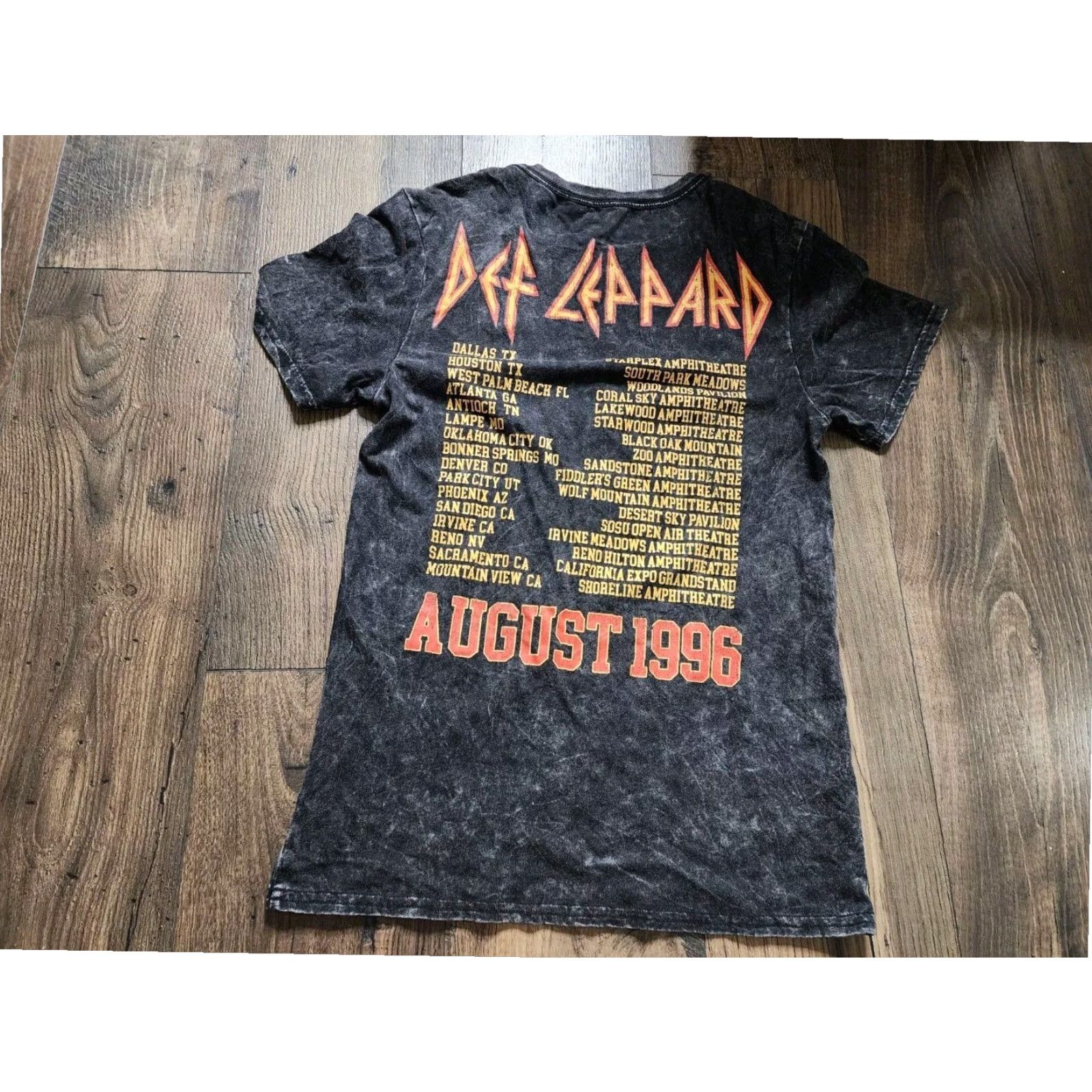 Doublet Def Leppard Rock Of Ages Double Sided T Shirt Black Animal Print Small Unisex Adults Rock Band Tee Size US S / EU 44-46 / 1 - 2 Thumbnail