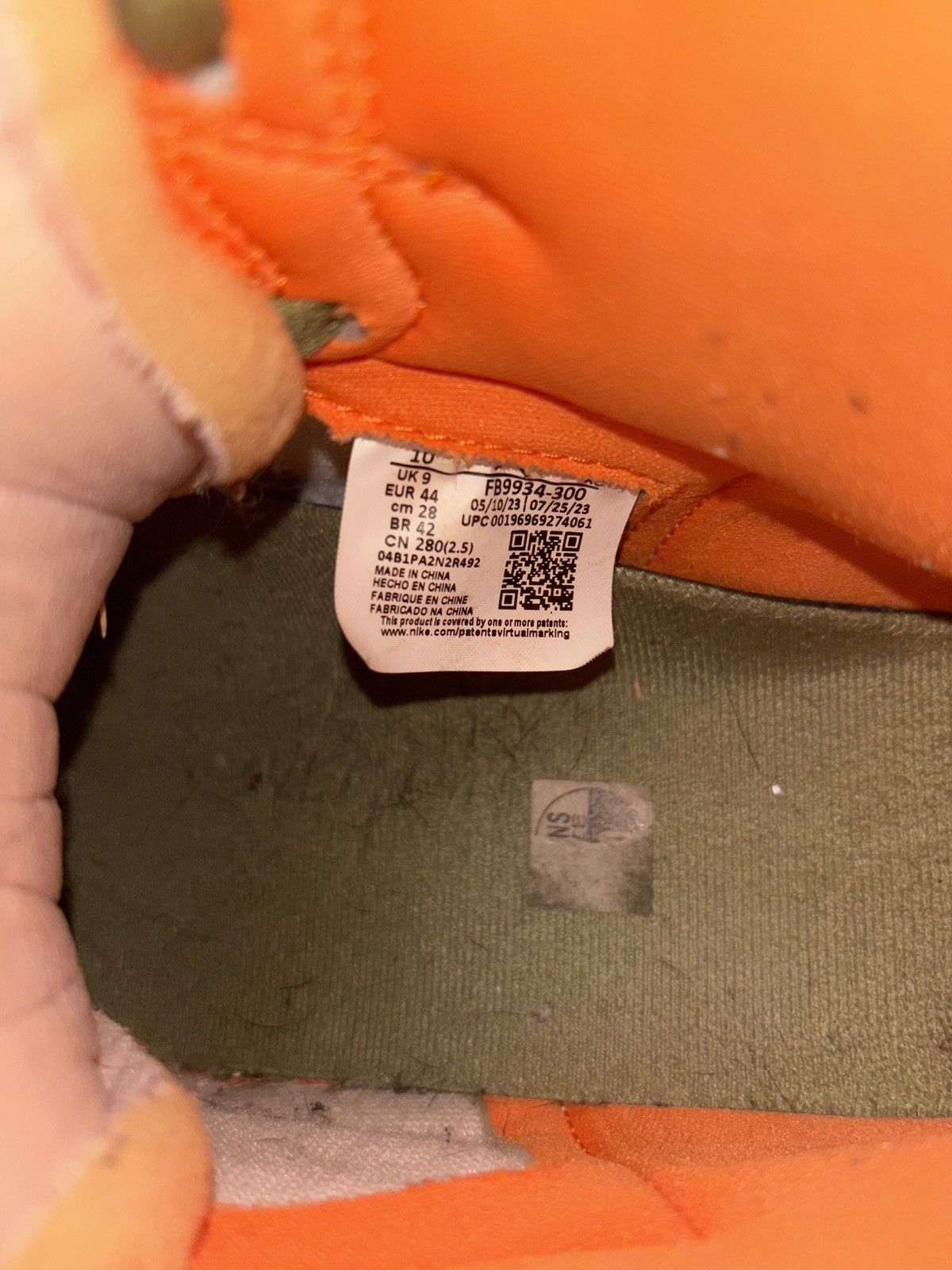 Nike Jordans Size US 10 / EU 43 - 6 Thumbnail