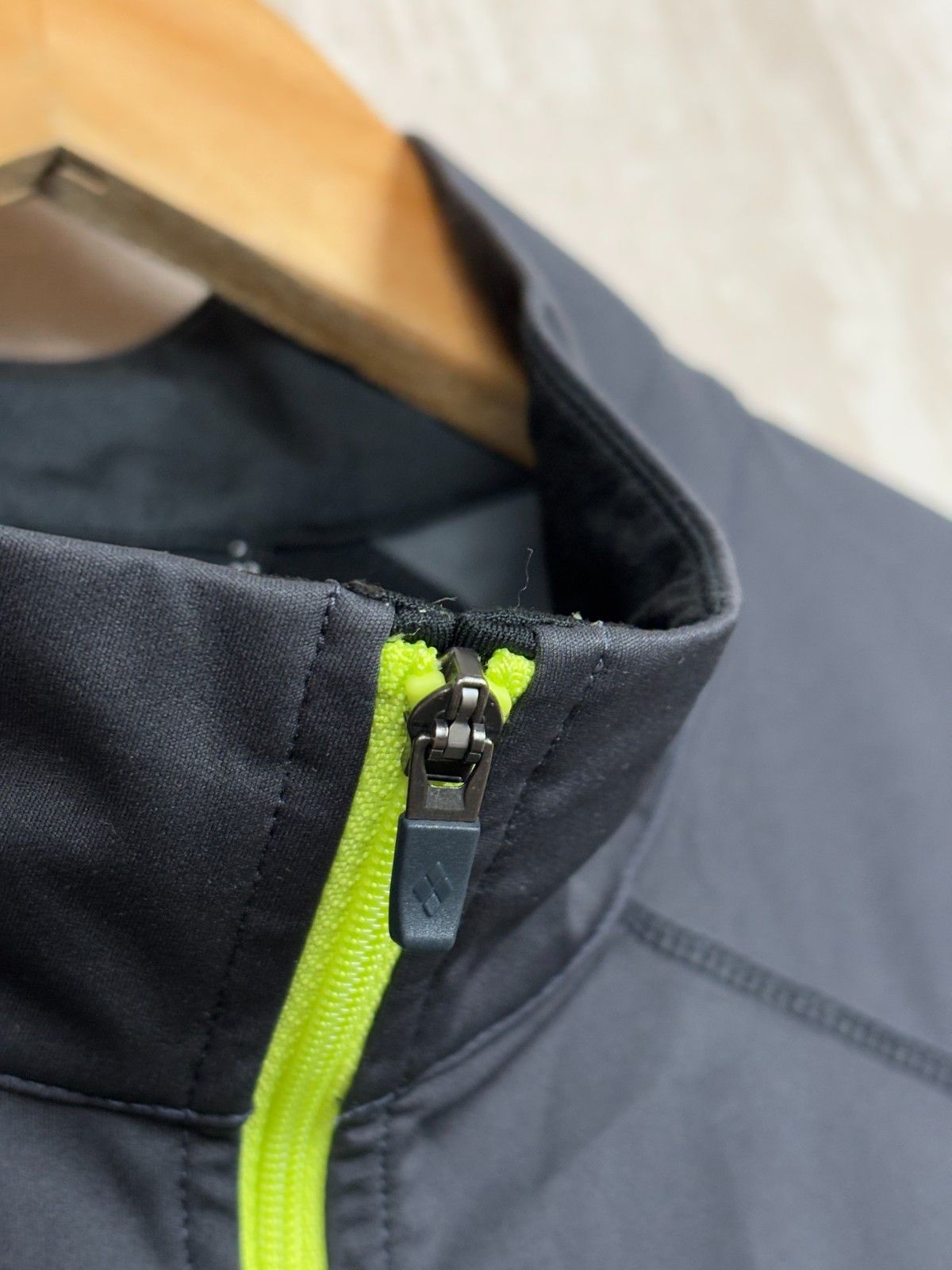 Montbell Montbell Cross Runner Jacket Climabarrier Windbreaker Size US L / EU 52-54 / 3 - 6 Thumbnail
