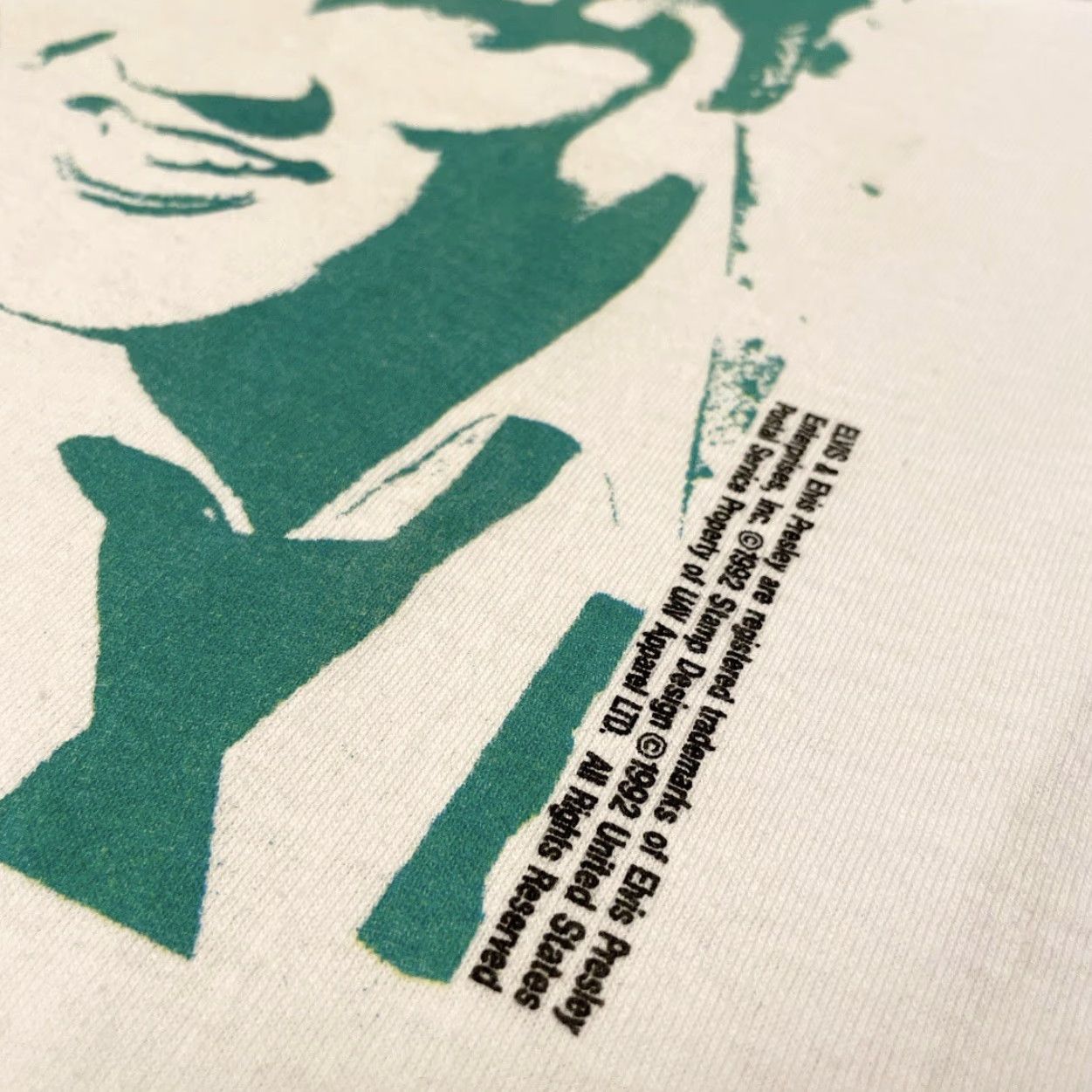 Vintage VINTAGE Elvis Presley The Legend Lives On 90s Shirt Mens XL White 1992 T-Shirt Men Size US XL / EU 56 / 4 - 3 Thumbnail