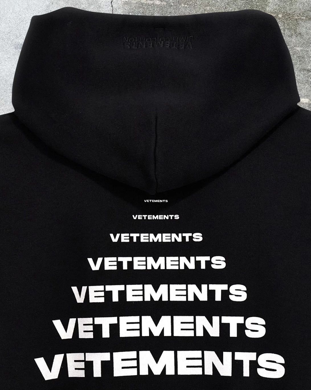 Vetements Vetements Pyramid Logo Hoodie Size US M / EU 48-50 / 2 - 3 Thumbnail