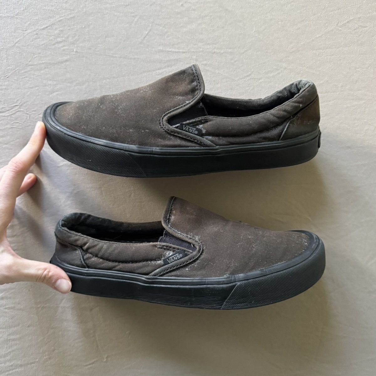 Vans Vans Classic UltraCush Slip-On Sneakers Size US 7 / EU 40 - 1 Thumbnail