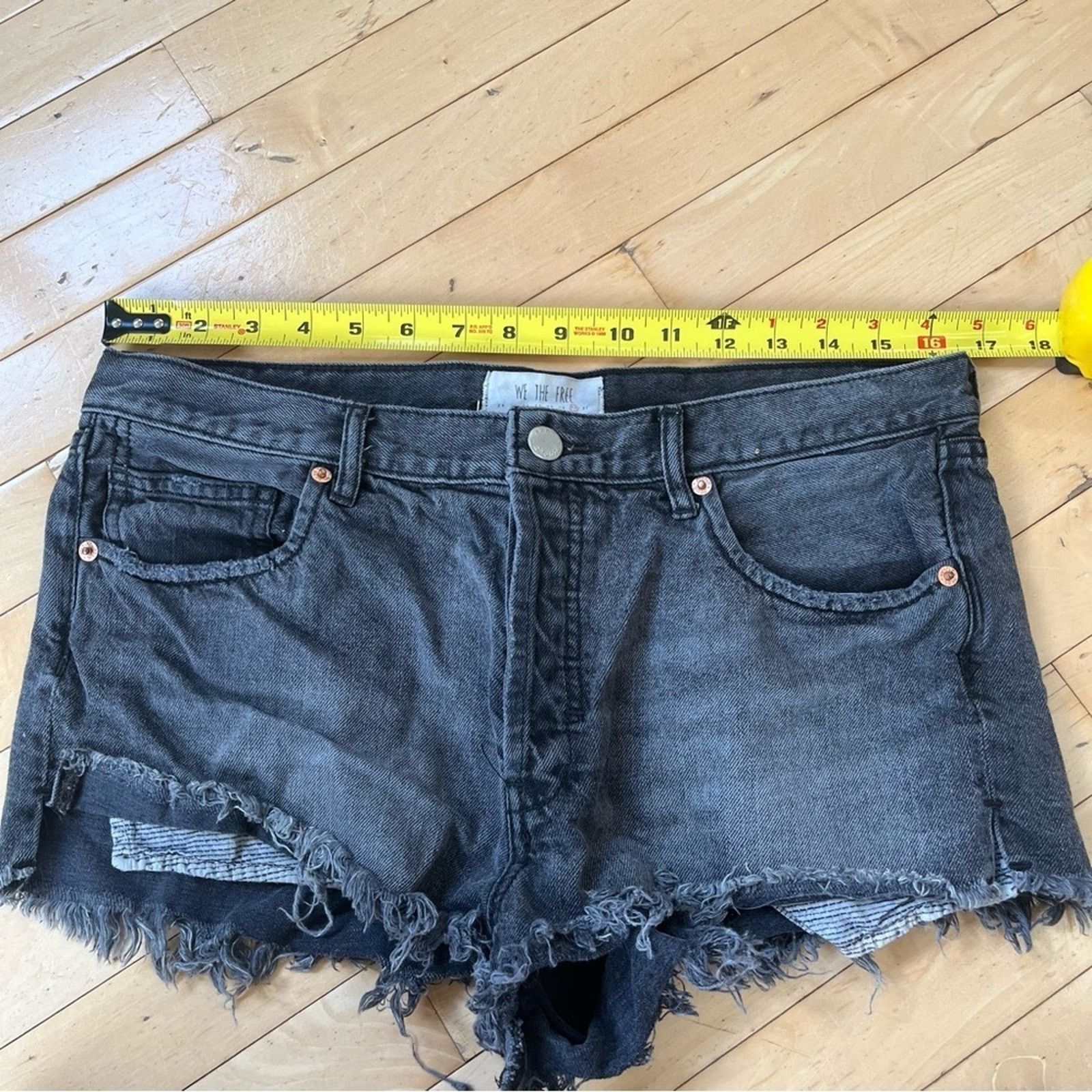 Other We The Free People Jean Shorts Low Waist Fray 2" Hem Size 30 Size 30" / US 8 / IT 44 - 6 Thumbnail