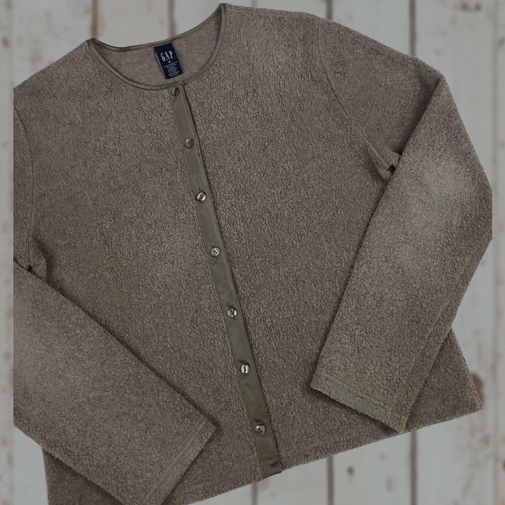 Gap Vintage Gap Cardigan Sweatshirt Beige Sz M Y2k Vtg USA Button Up Fleece Used Size M / US 6-8 / IT 42-44 - 1 Thumbnail