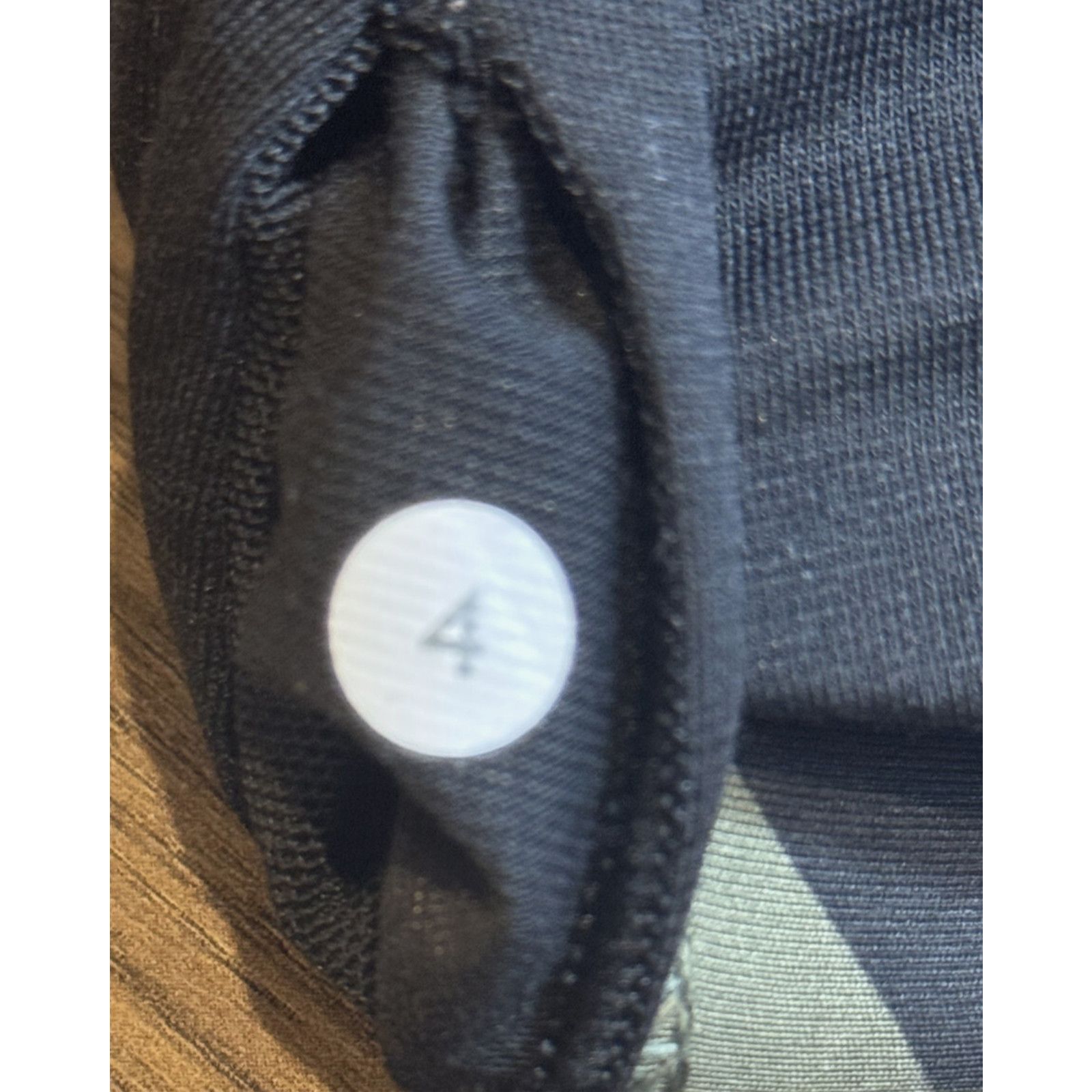 Lululemon Lululemon Energy Bra Chevron Shuffle Fatigue Green Blk 4 $48 Size S / US 4 / IT 40 - 5 Thumbnail