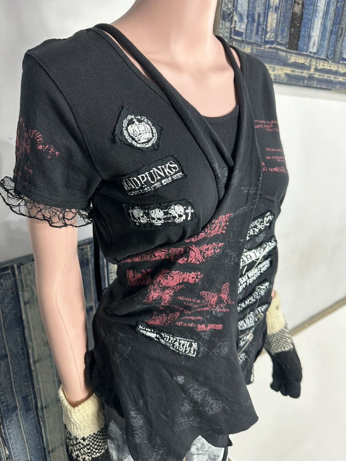 Japanese Brand Mad Punk Beautiful Rock Star Skull angel art Tshirt Size L / US 10 / IT 46 - 14 Thumbnail