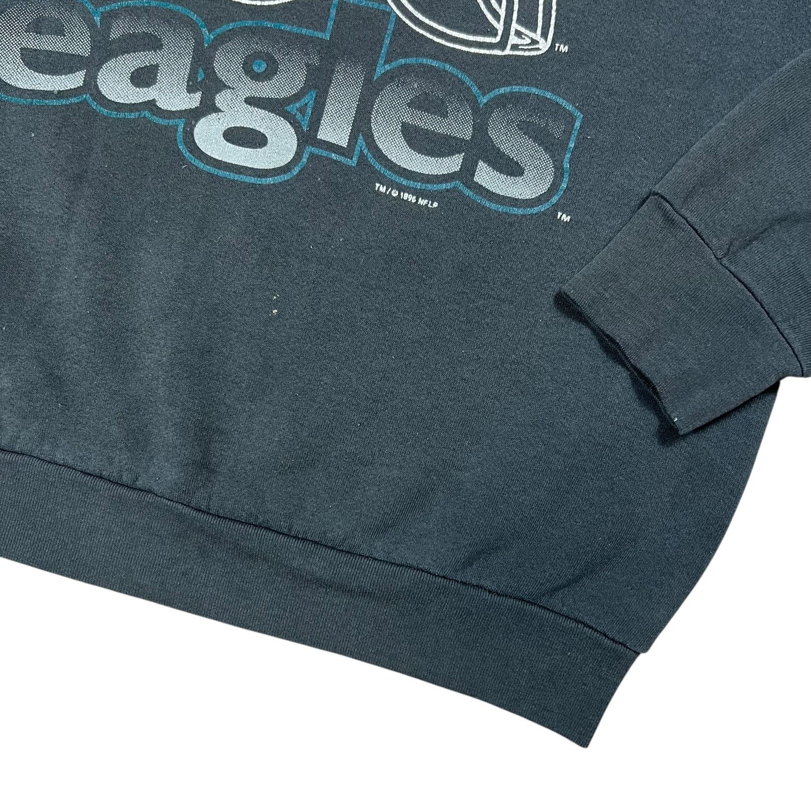 NFL × Vintage 1996 Philadelphia Eagles helmet spell out faded crewneck Size US XL / EU 56 / 4 - 3 Thumbnail