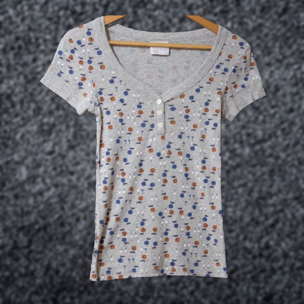Vintage Arizona Jean Co. Short Sleeve Floral Knit Tee Grey Stretch Women's M #H72-4 Size 32" / US 10 / IT 46 - 1 Thumbnail