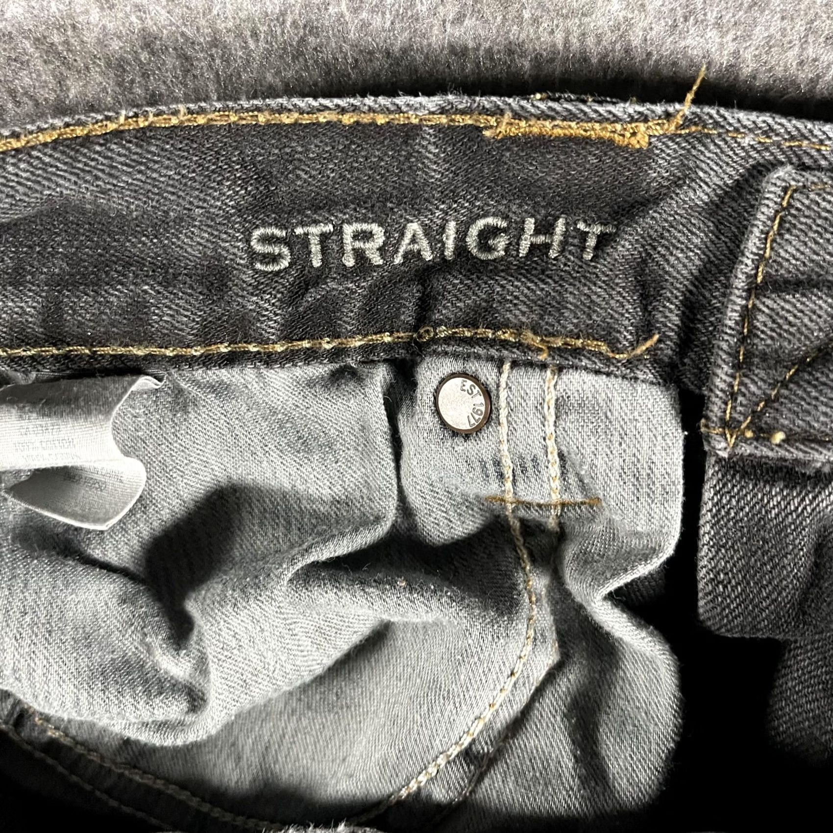 American Eagle Outfitters VINTAGE American Eagle Jeans Mens 32x30 Faded Black Straight Leg Distressed Button Fly Size US 32 / EU 48 - 7 Thumbnail