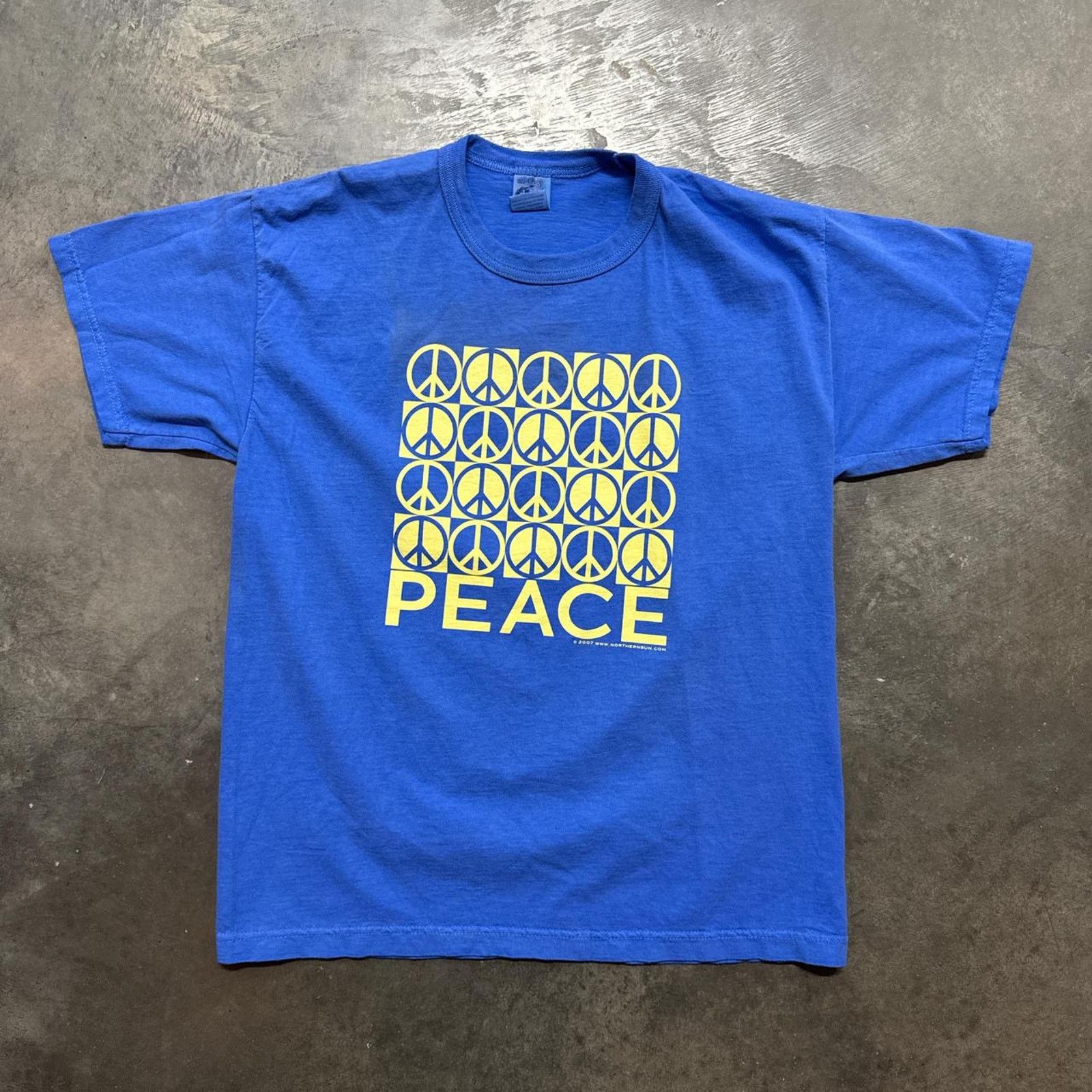 Vintage Vintage Y2K Peace Symbol Graphic T-Shirt Size US L / EU 52-54 / 3 - 1 Thumbnail