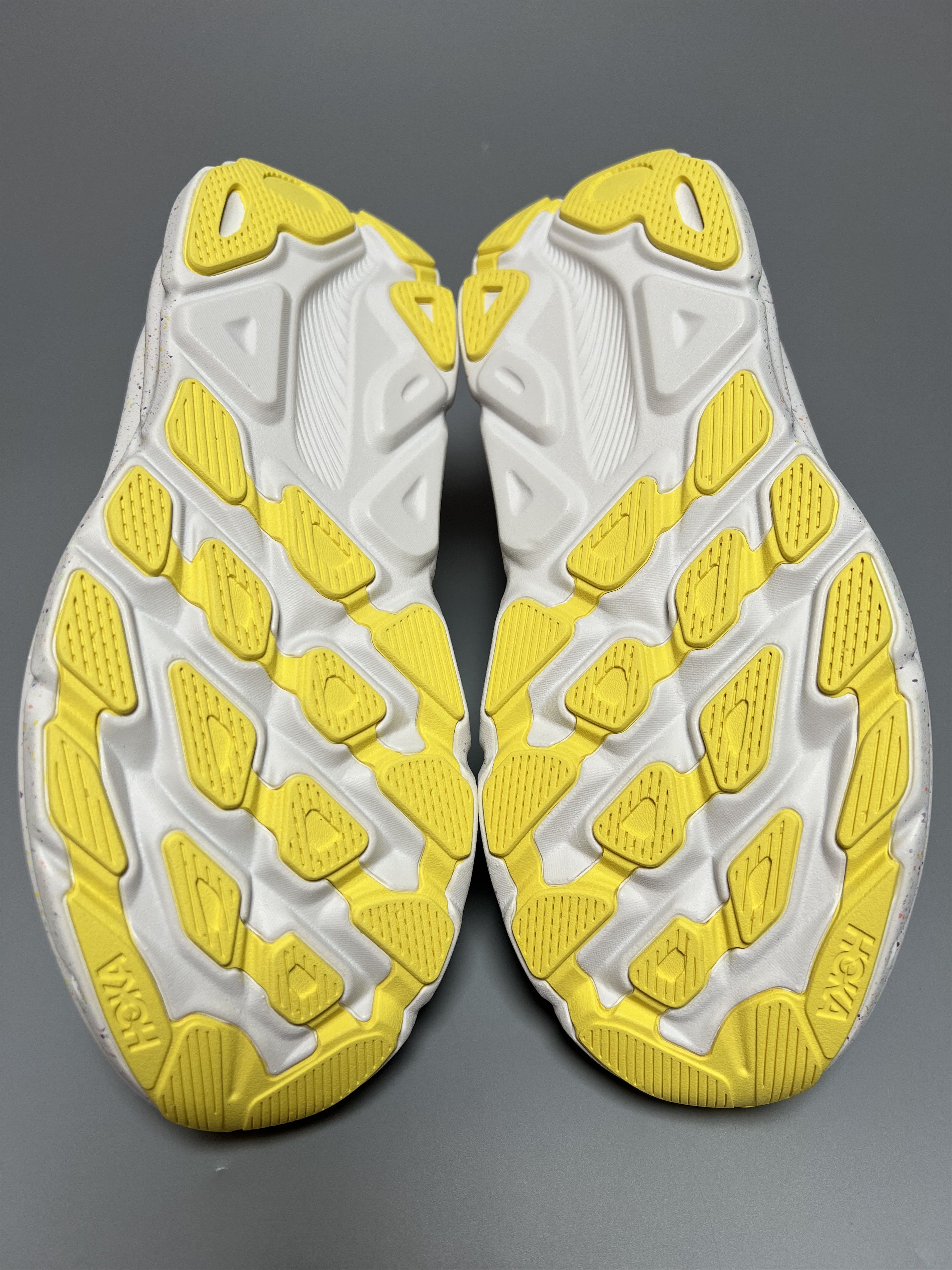 Hoka 9D Hoka One One Clifton 9 Men's Running Shoes Walking Gym Size US 9 / EU 42 - 14 Thumbnail