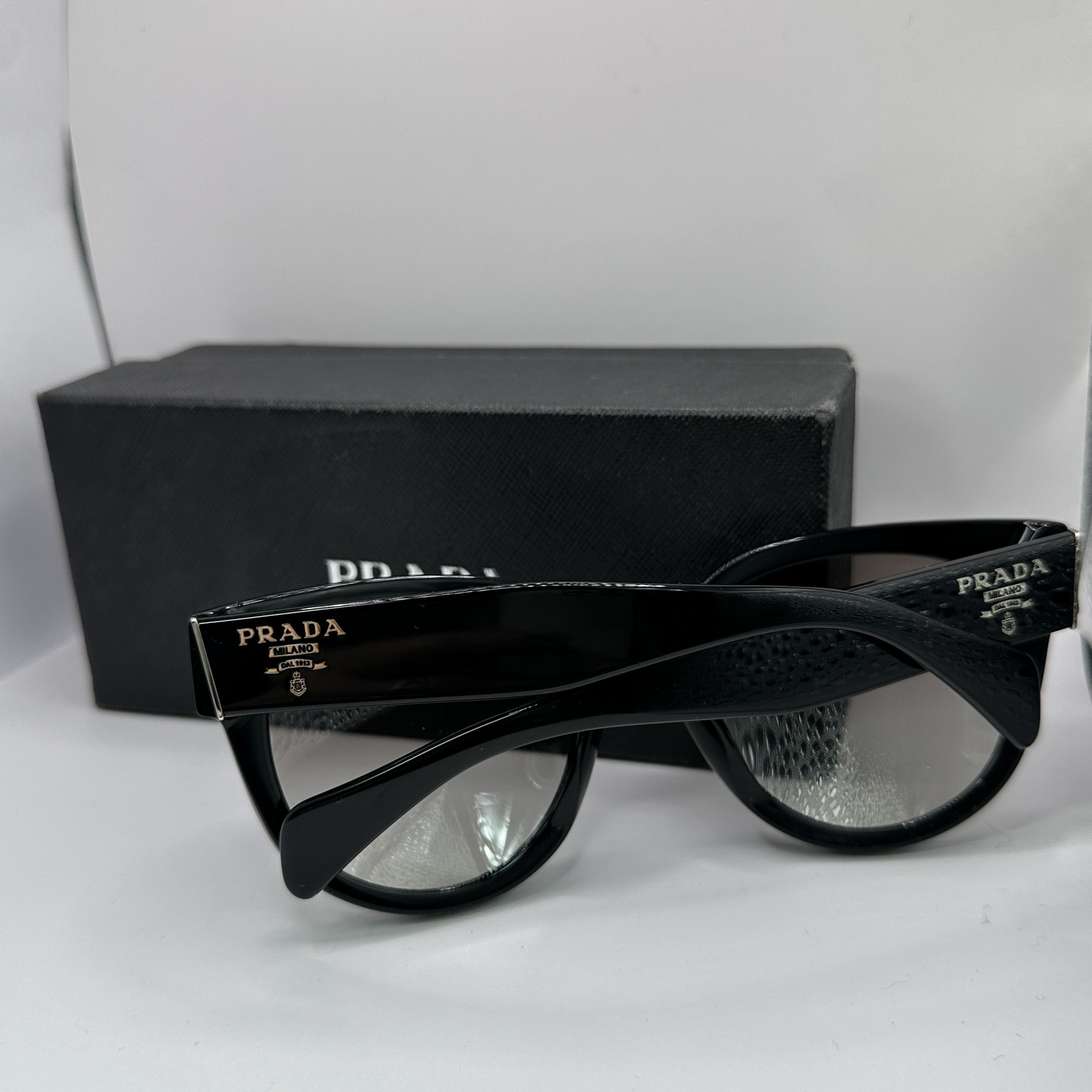 Prada × Vintage Vintage Prada Swing Cat Eye Sunglasses 00s Size ONE SIZE - 8 Thumbnail