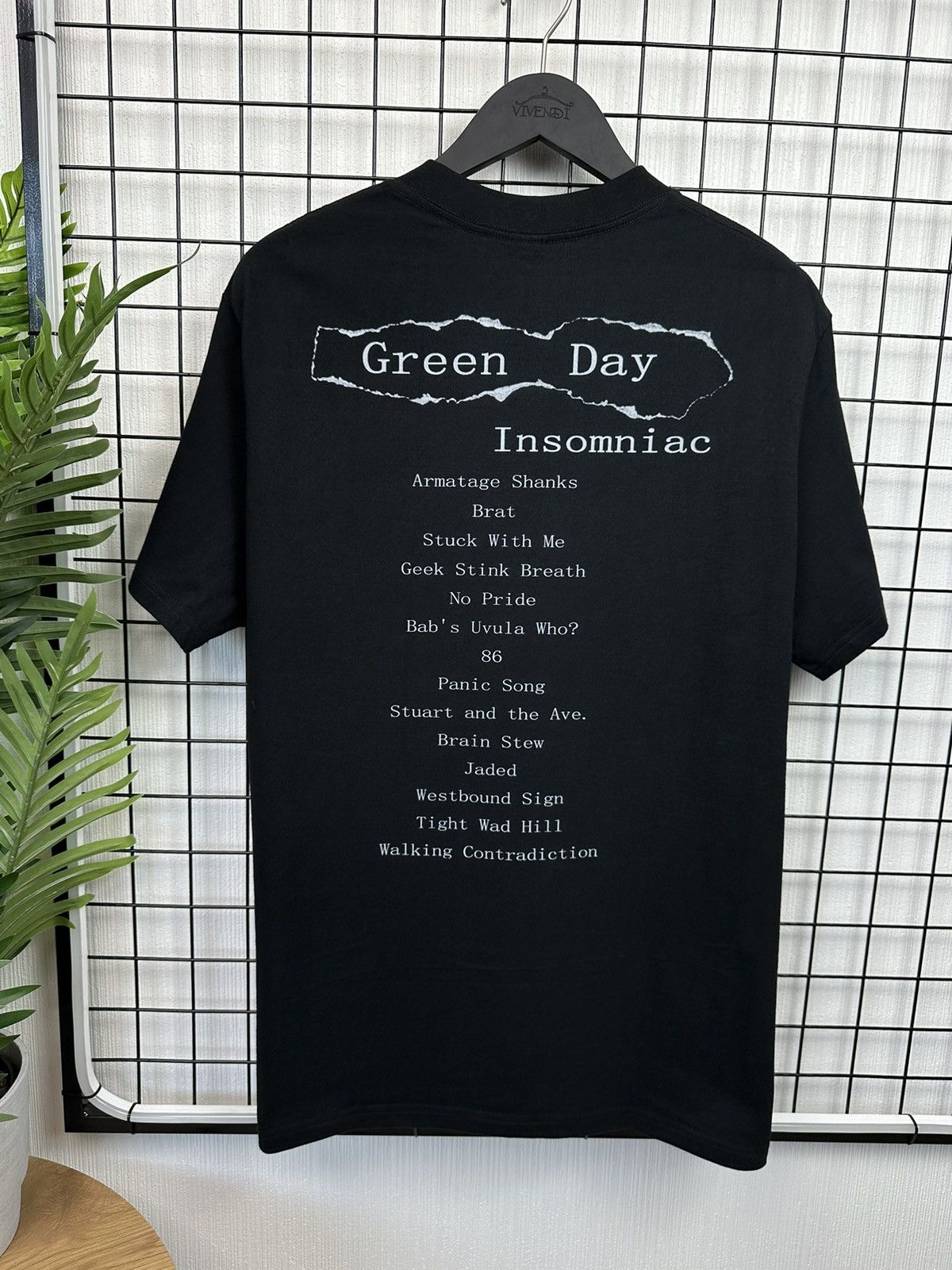 Band Tees Green Day “Insomniac” Tour T shirt Men L black rare Size US L / EU 52-54 / 3 - 12 Thumbnail