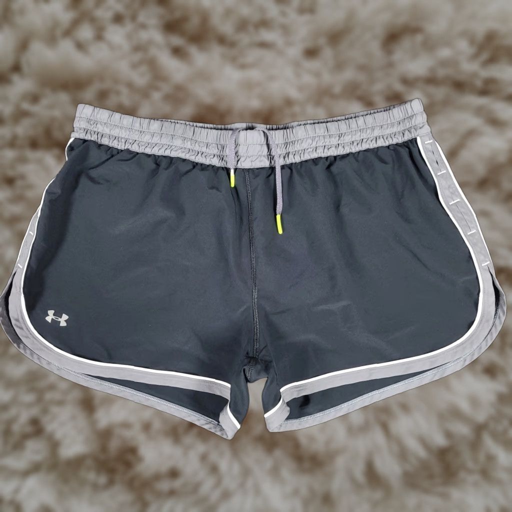 Under Armour Shorts Womens Large Black Semi-Fitted Heatgear Brief Lined Running (Size 24)