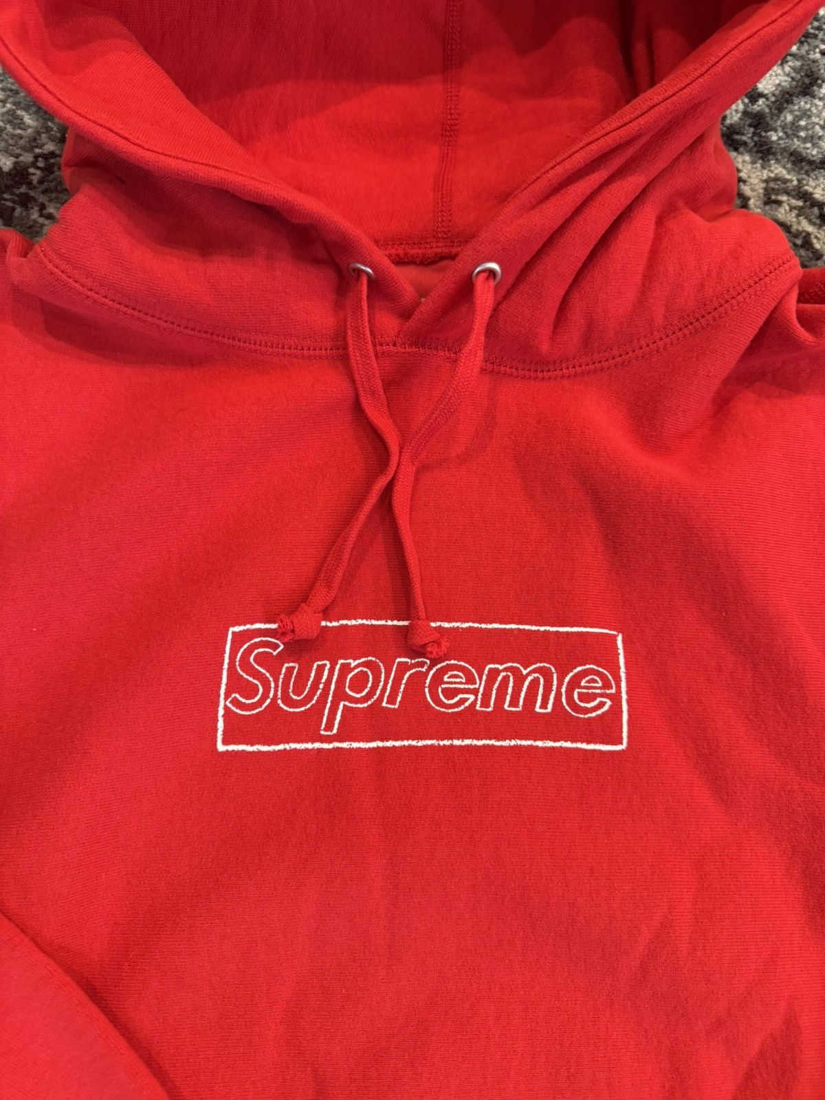 Supreme Supreme KAWS Chalk Logo Hooded Sweatshirt Size US M / EU 48-50 / 2 - 2 Thumbnail