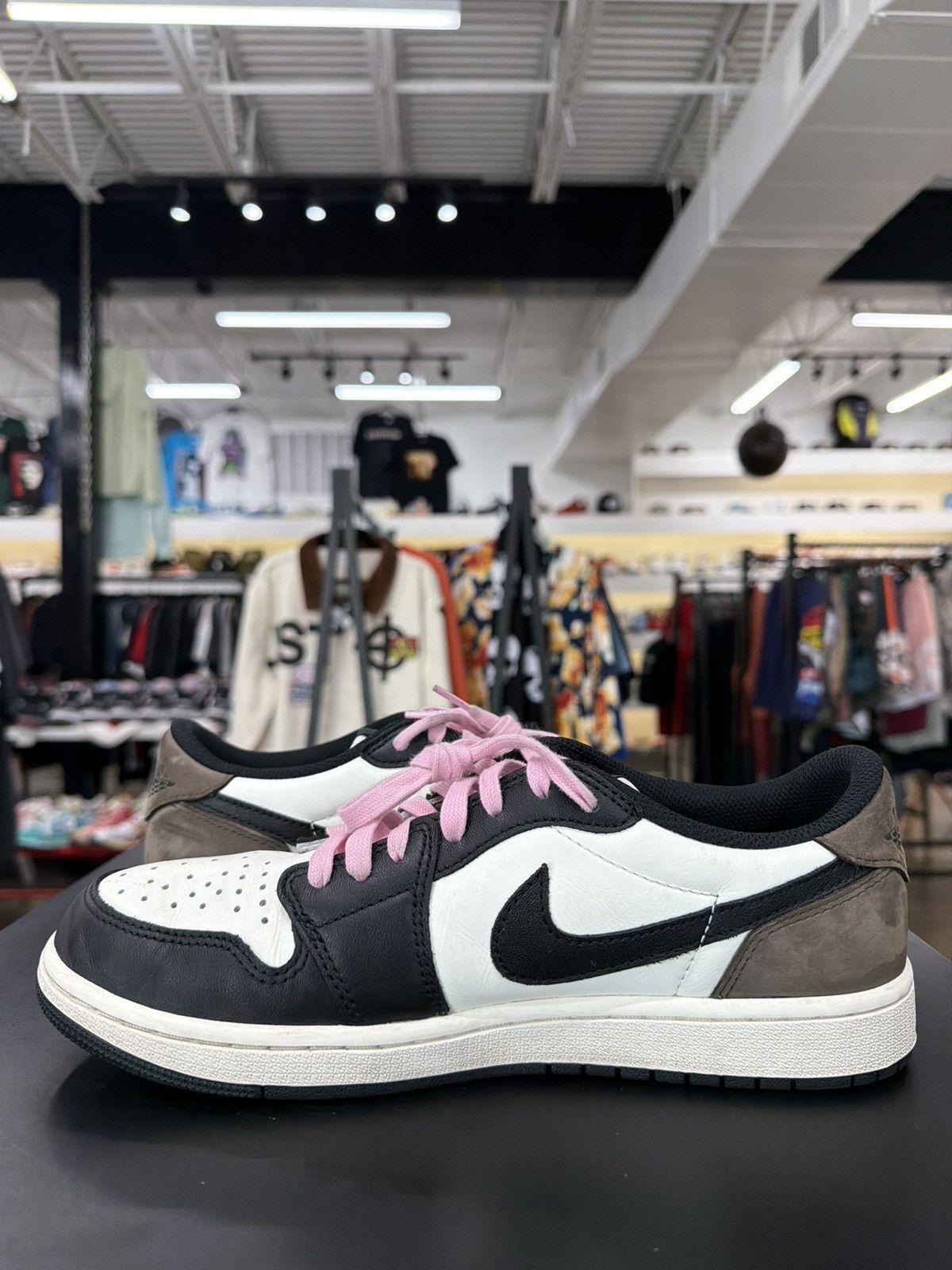 Jordan Brand Air Jordan 1 Low Mocha Size 9 (2024) Size US 9 / EU 42 - 4 Thumbnail
