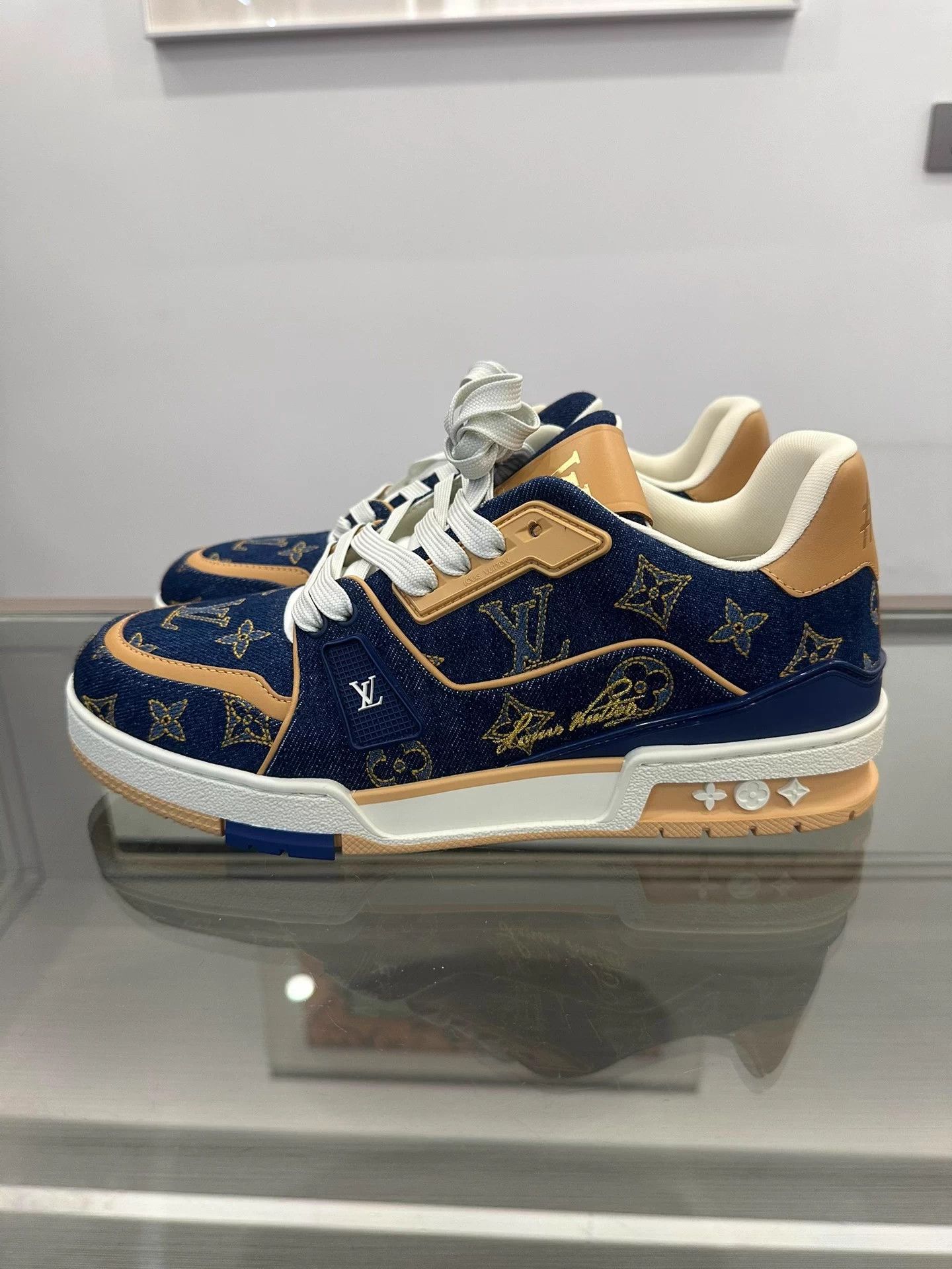 Louis Vuitton Louis Vuitton (LV) Dark Blue Denim Trainer Men's Sneakers Size US 7 / EU 40 - 4 Thumbnail