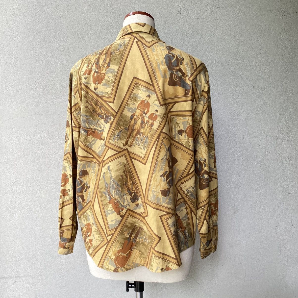 Burberry Burberry Vintage gold Equestrian Print Shirt Size L / US 10 / IT 46 - 2 Thumbnail