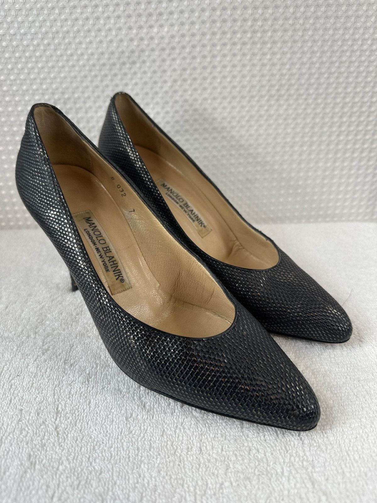 Manolo Blahnik Manolo Blahnik Lizard Embossed Pointed Toe Pumps Size US 7 / IT 37 - 2 Thumbnail
