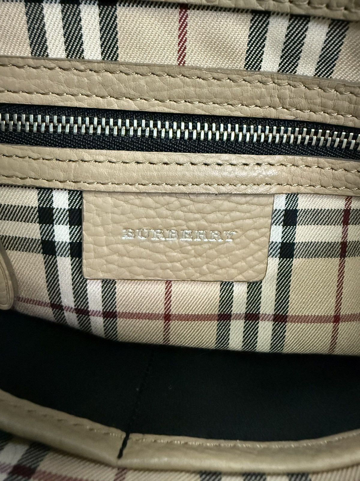 Burberry AUTHENTIC BURBERRY LEATHER SHOULDER/CROSSBODY BAG Size ONE SIZE - 21 Thumbnail