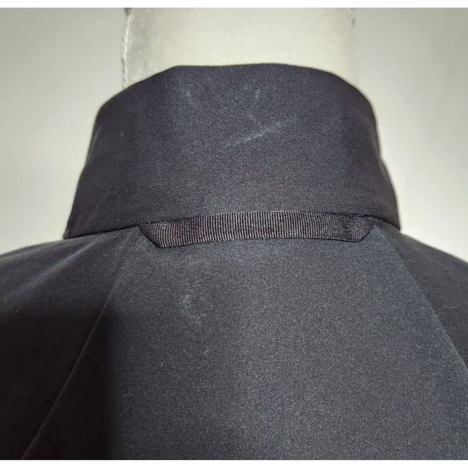 Vintage Haglöfs Womens L Pace Windbreaker Jacket Full Zip Lightweight Black Zip Pocket Size L / US 10 / IT 46 - 6 Thumbnail