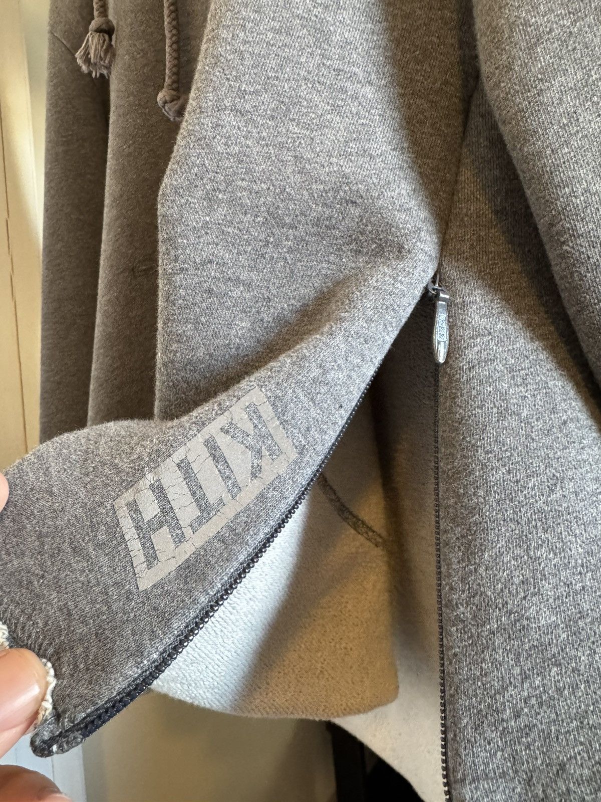 Kith Kith classic hoodie size M Size US M / EU 48-50 / 2 - 8 Thumbnail