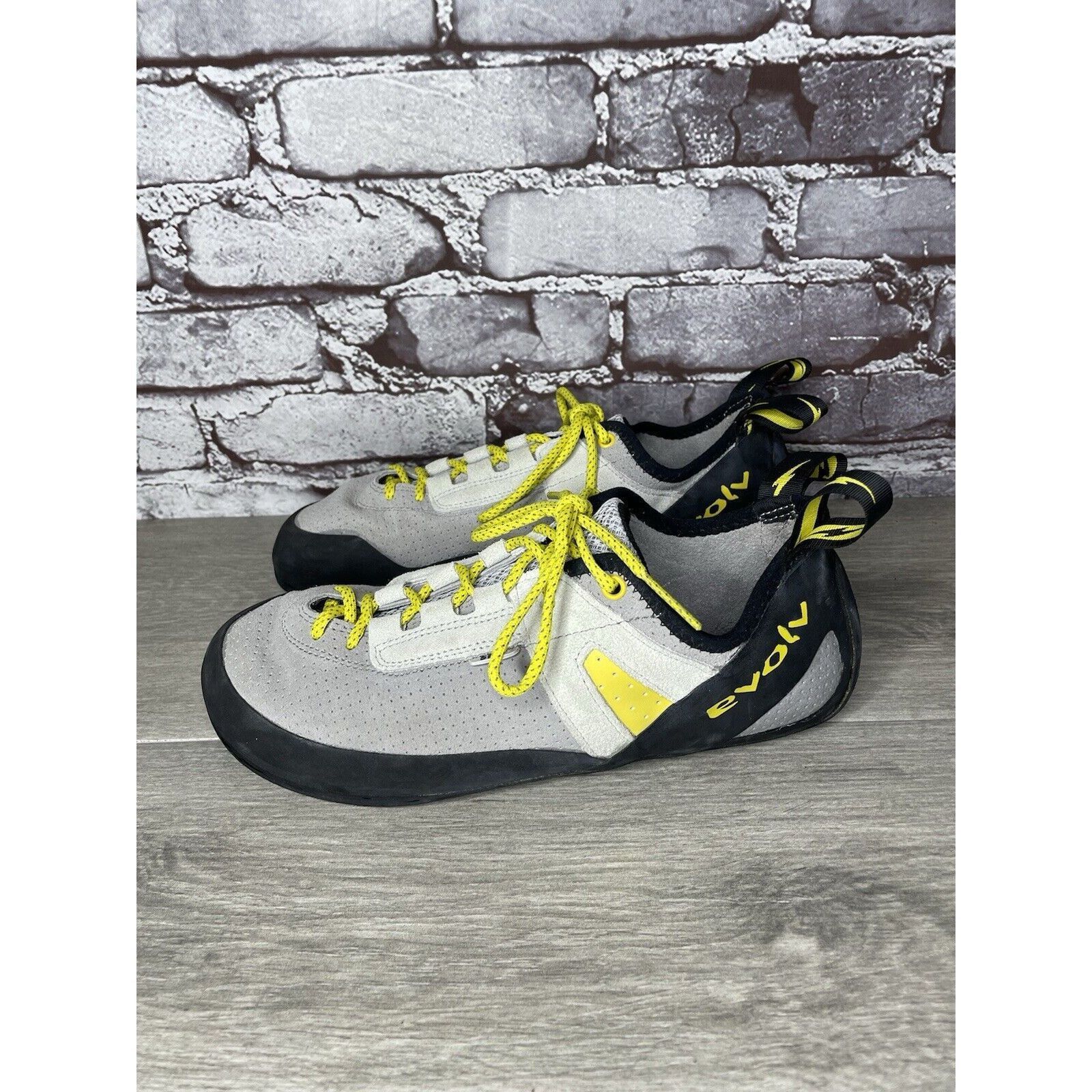 Other Evolv Defy Gray & Yellow Lace Up Climbing Shoes Fog Men Sz 1 Size US 12 / EU 45 - 1 Thumbnail