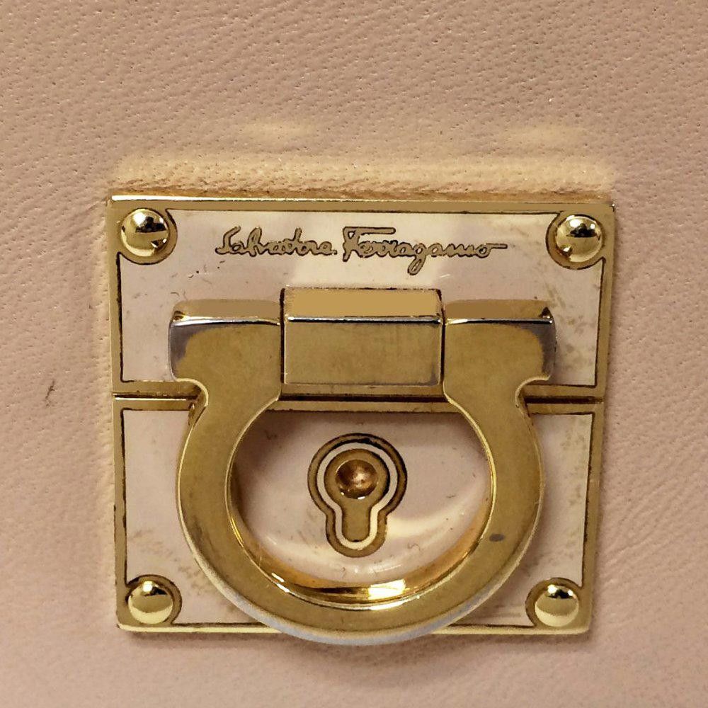 Salvatore Ferragamo Salvatore Ferragamo Gancini Bisque Leather Wallet Size ONE SIZE - 6 Thumbnail