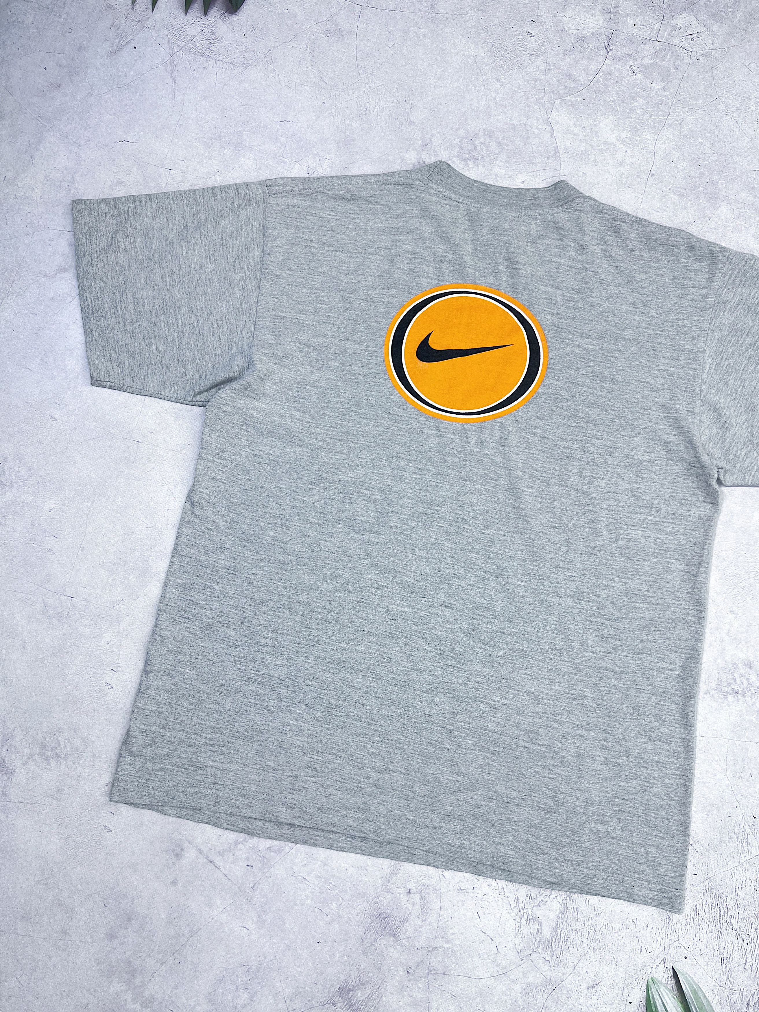 Nike × Vintage Vintage Nike T-Shirt Basketball Big Swoosh Logo Size US M / EU 48-50 / 2 - 16 Thumbnail