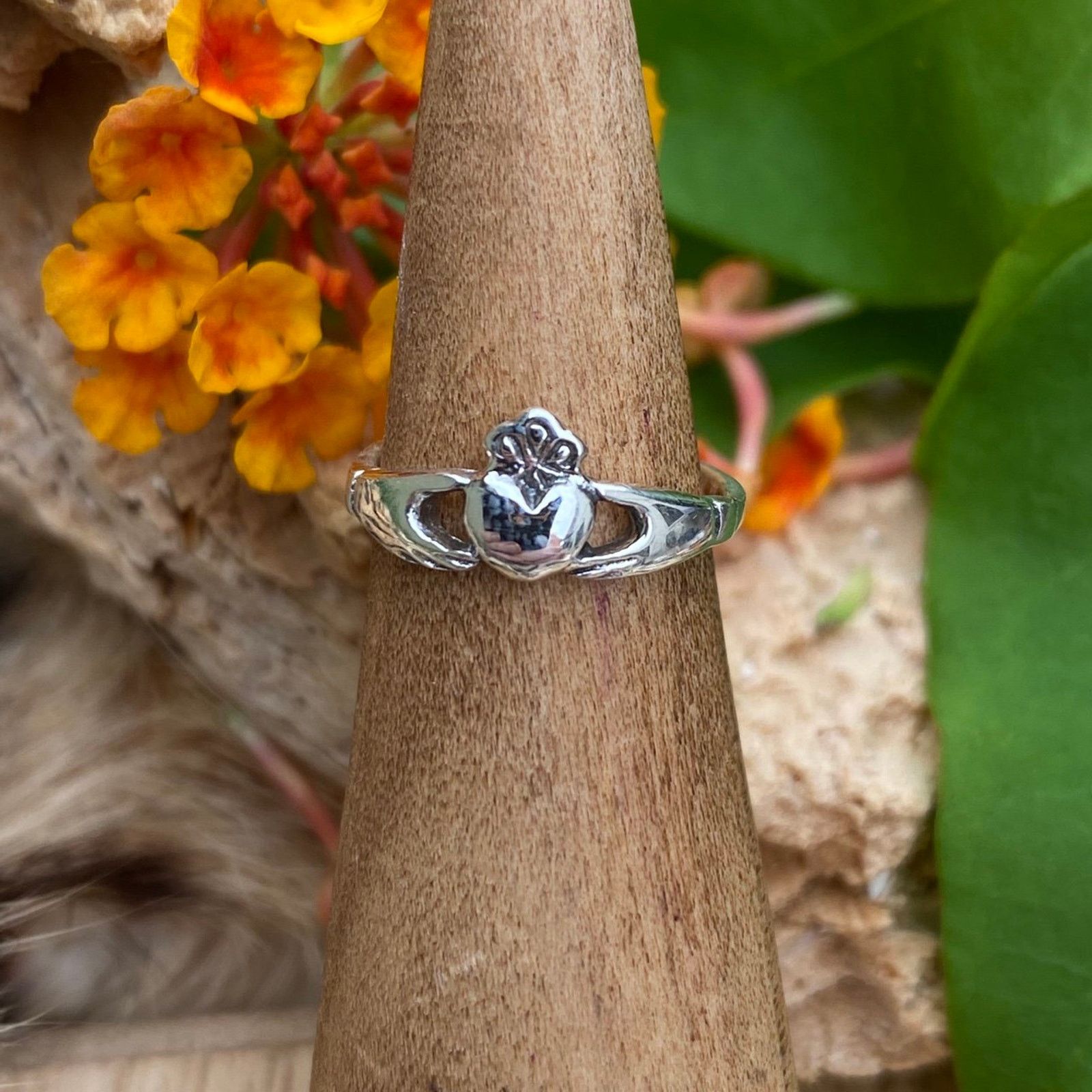 The Unbranded Brand Sterling Silver Claddagh Toe Ring Size ONE SIZE - 2 Thumbnail