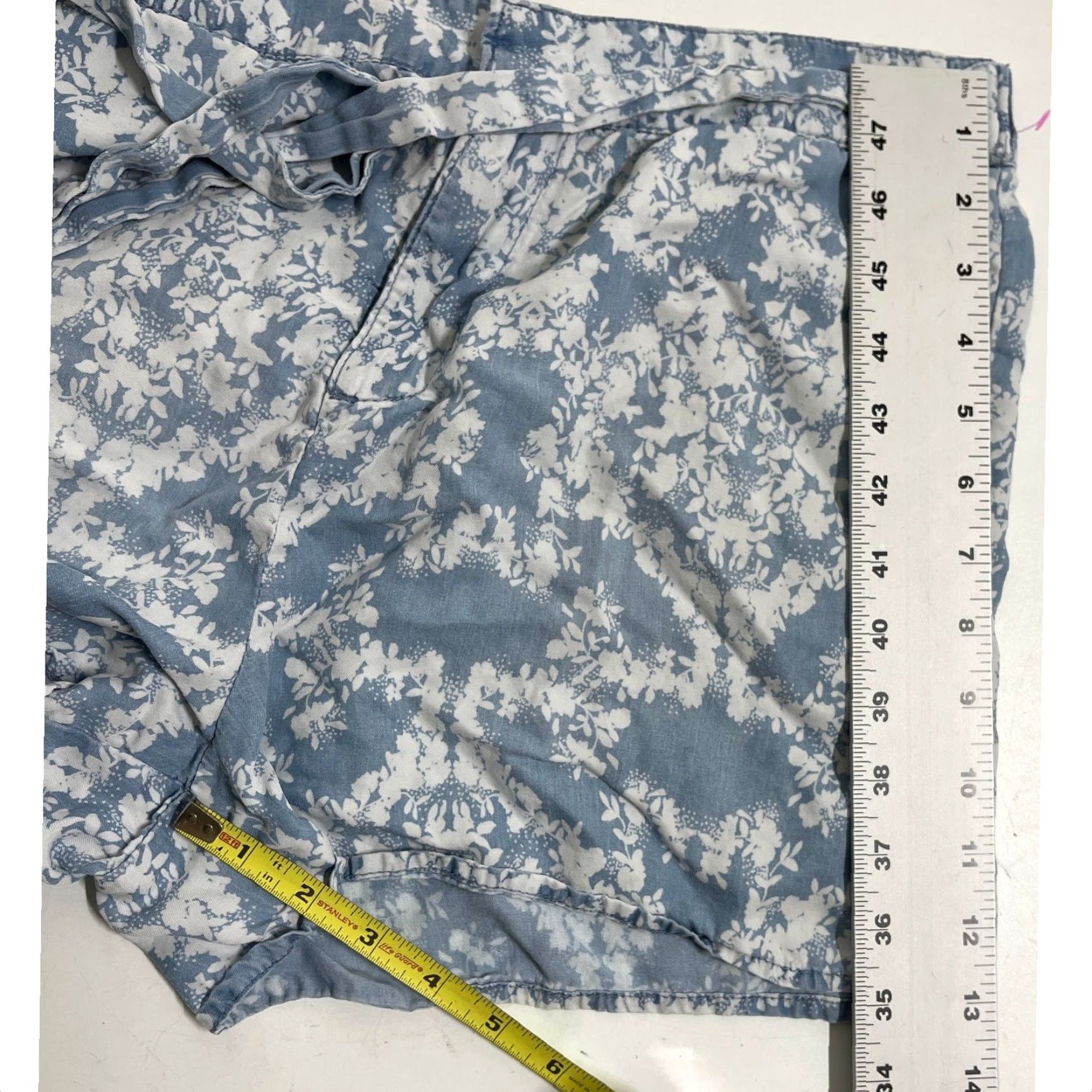 Vintage Knox Rose Shorts S Blue White Floral Bohemian Lightweight Beach Casual Womens Regular Rise High Inseam 2 in. 100% Lyocell Size 28" / US 6 / IT 42 - 6 Thumbnail