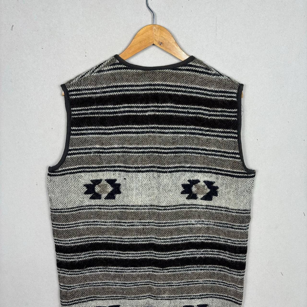Vintage Vintage 80s Aztec Navajo Wool Vest Jacket Size US L / EU 52-54 / 3 - 3 Thumbnail