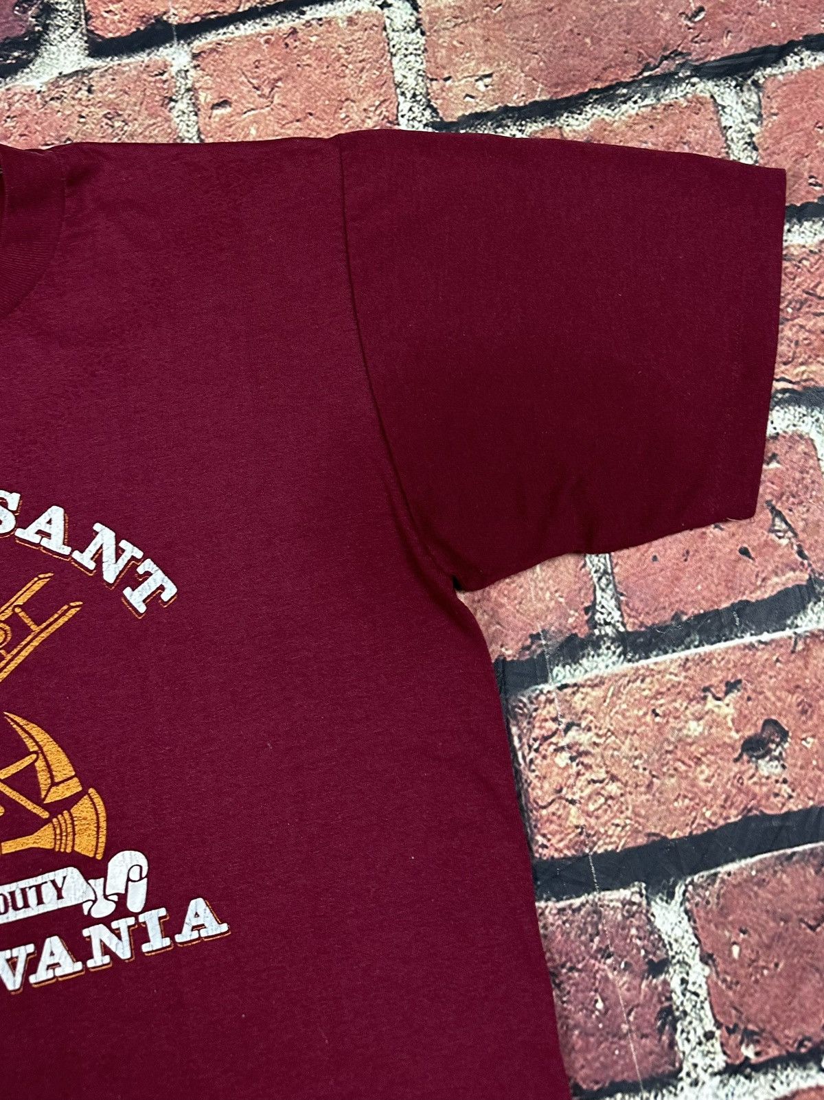 Vintage Vintage Volunteer Fire Dept 80s T Shirt Mount Pleasant Worn Size US L / EU 52-54 / 3 - 7 Thumbnail