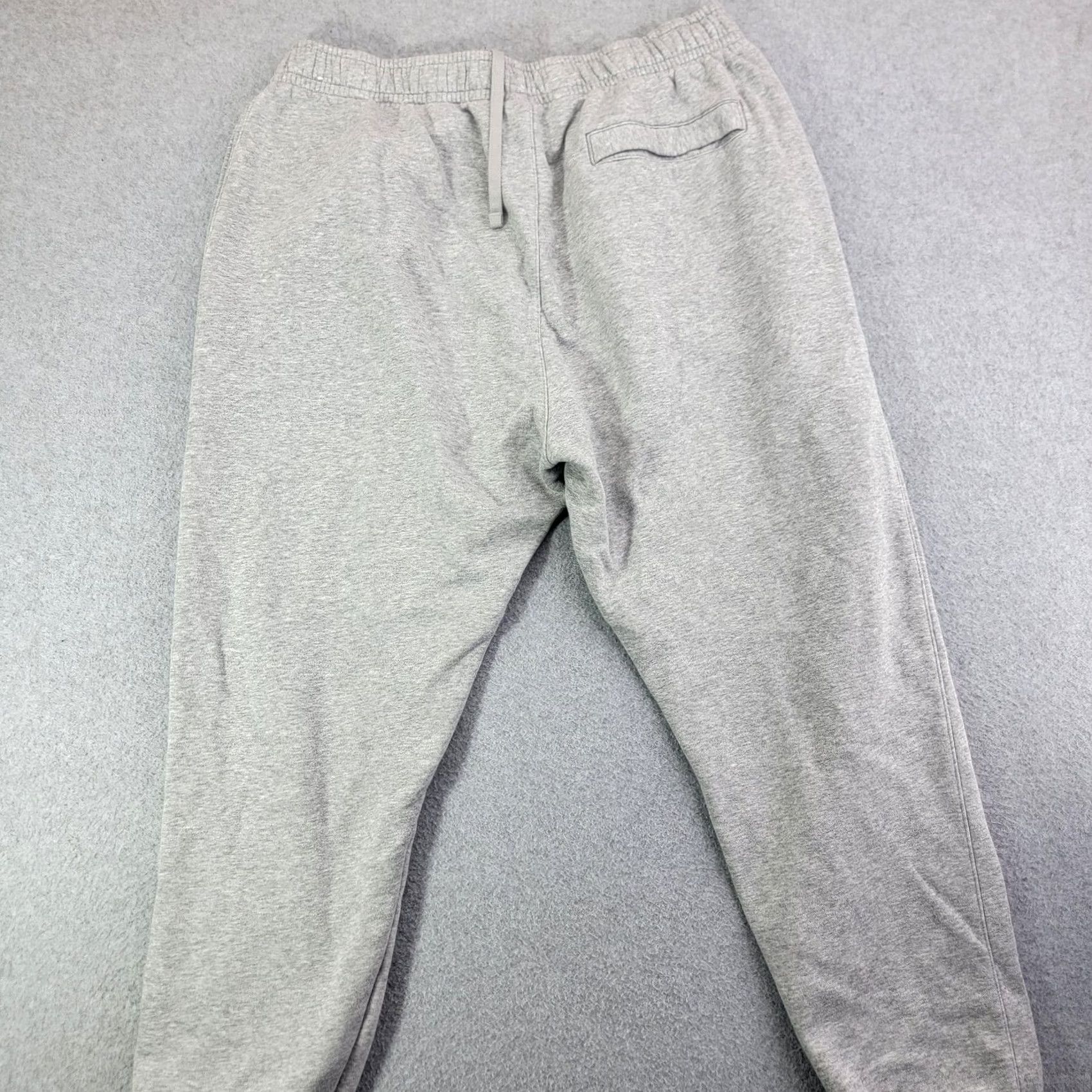 Nike Nike Sweatpants Mens XL Gray Club Fleece Joggers Elastic Waist Pockets Athletic Size US 36 / EU 52 - 5 Thumbnail