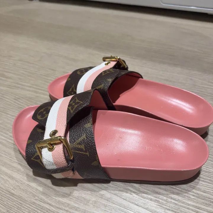Louis Vuitton Pink Flat Sandals for Women 0079