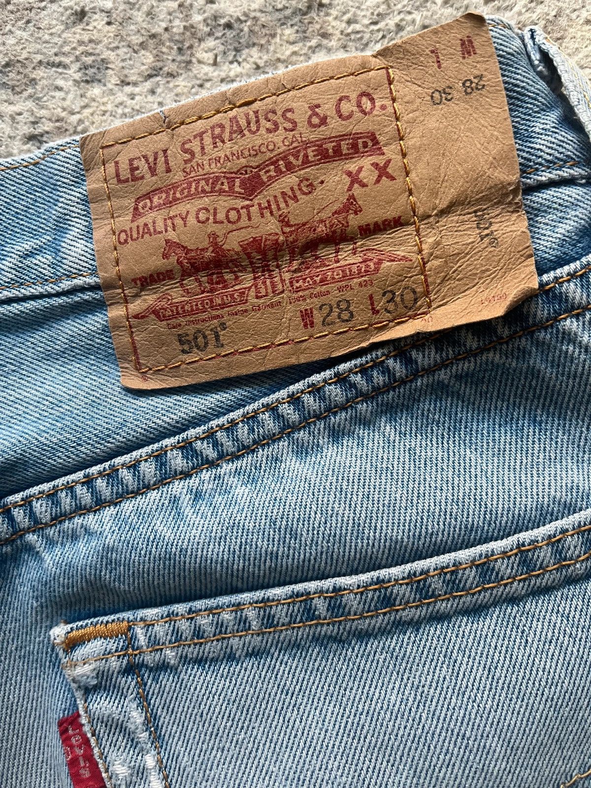 Levi's Levi's 501 Distressed Sz W 28 L 30 2008 Y2K Light Blue Size 28" / US 6 / IT 42 - 15 Thumbnail