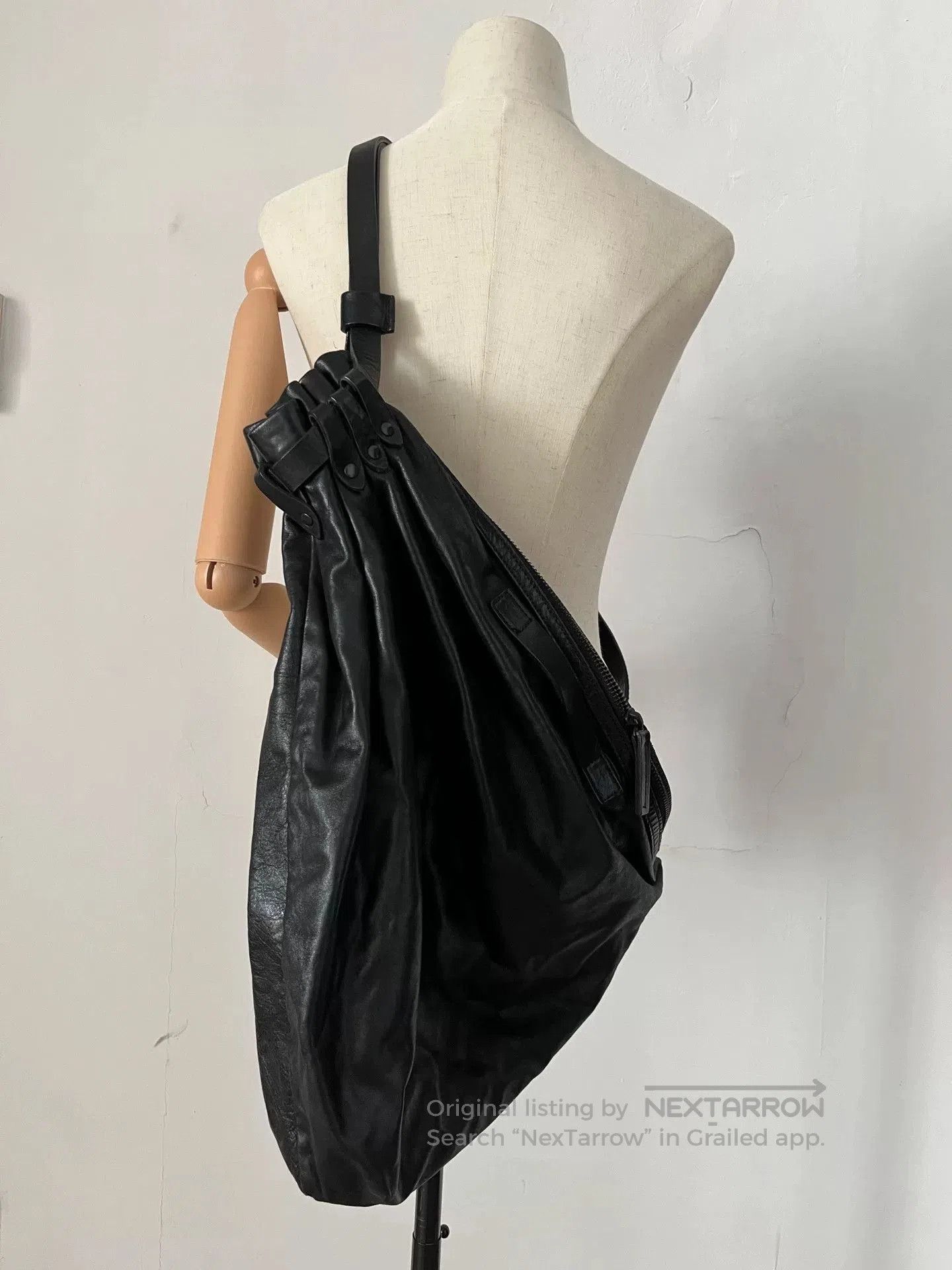 Yohji Yamamoto Yohji Yamamoto Drawstring Crossbody Handbag. Size ONE SIZE - 2 Thumbnail