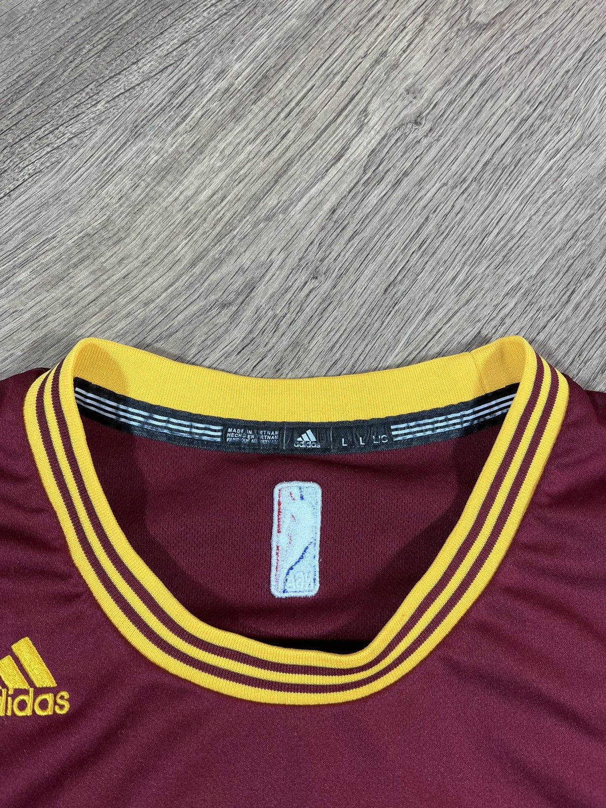 NBA LeBron James Cleveland Jersey Basketball Adidas Size US L / EU 52-54 / 3 - 6 Thumbnail