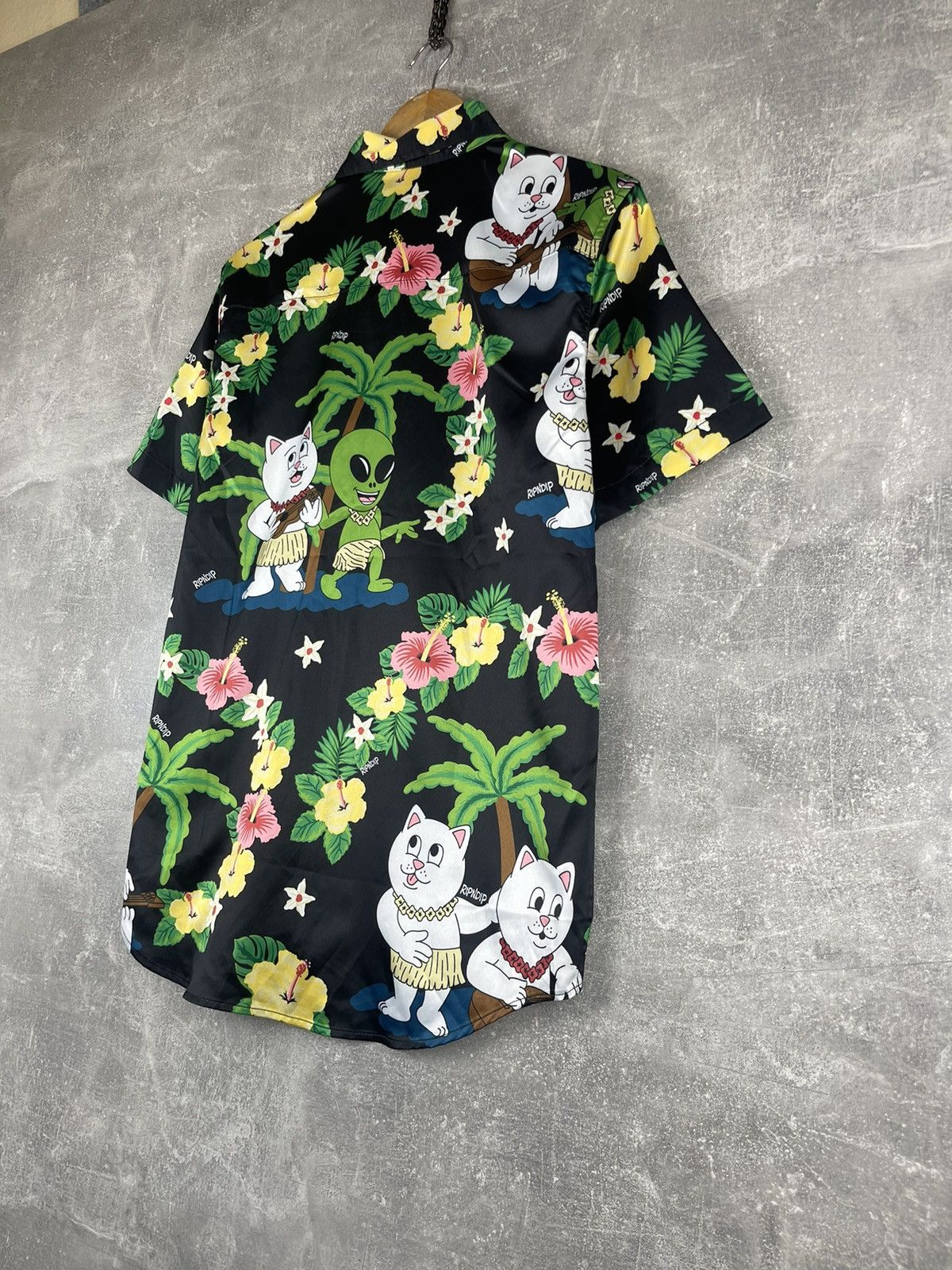 RIPNDIP RIPNDIP Hawaiian Shirt Alien Lucky Cat Floral Short Sleeve Size US S / EU 44-46 / 1 - 7 Thumbnail