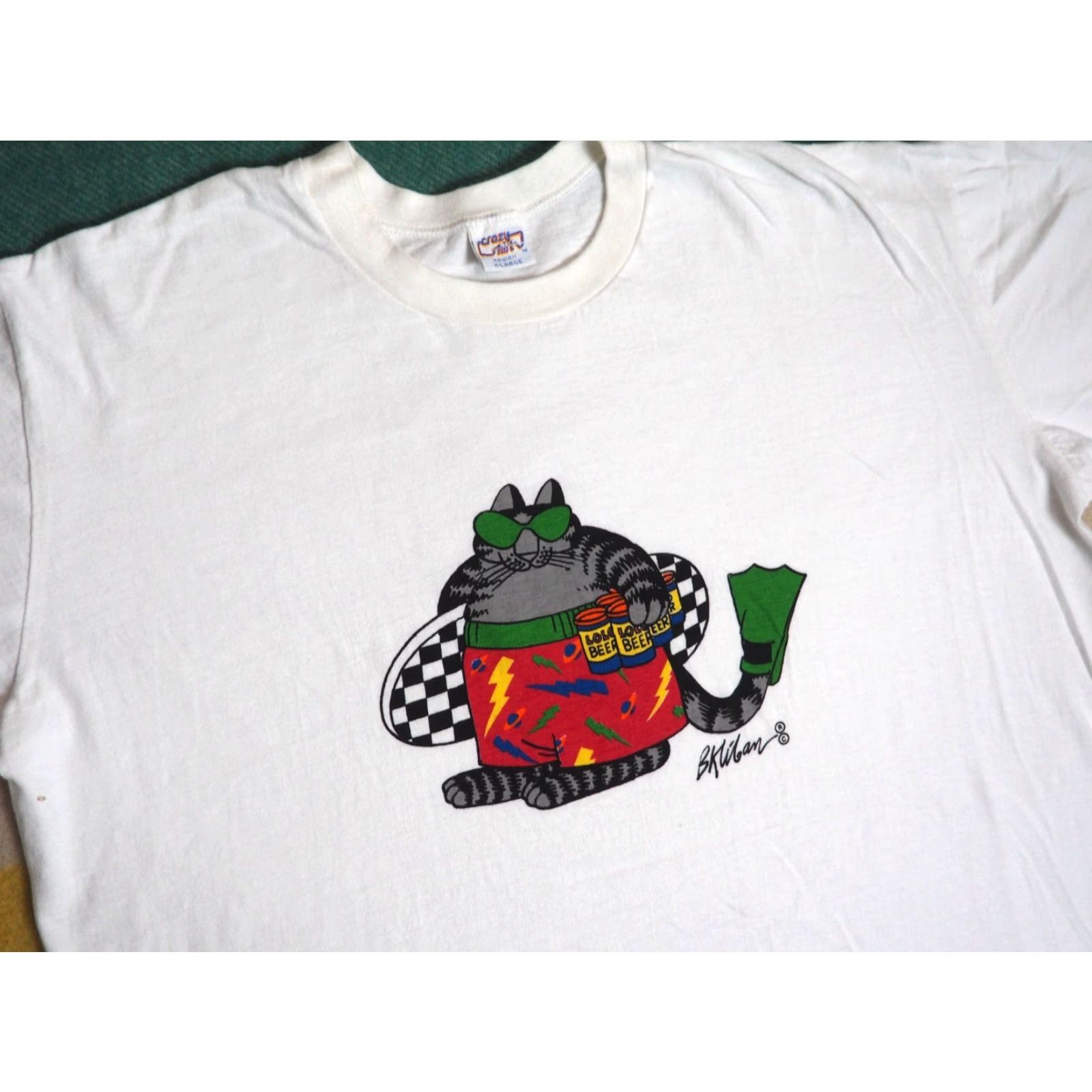 Vintage VINTAGE Crazy Shirts White Tee T-Shirt Mens XL 80s 90s Graphic Surf Hawaii Lolo Beer Car Art Size US XL / EU 56 / 4 - 5 Thumbnail