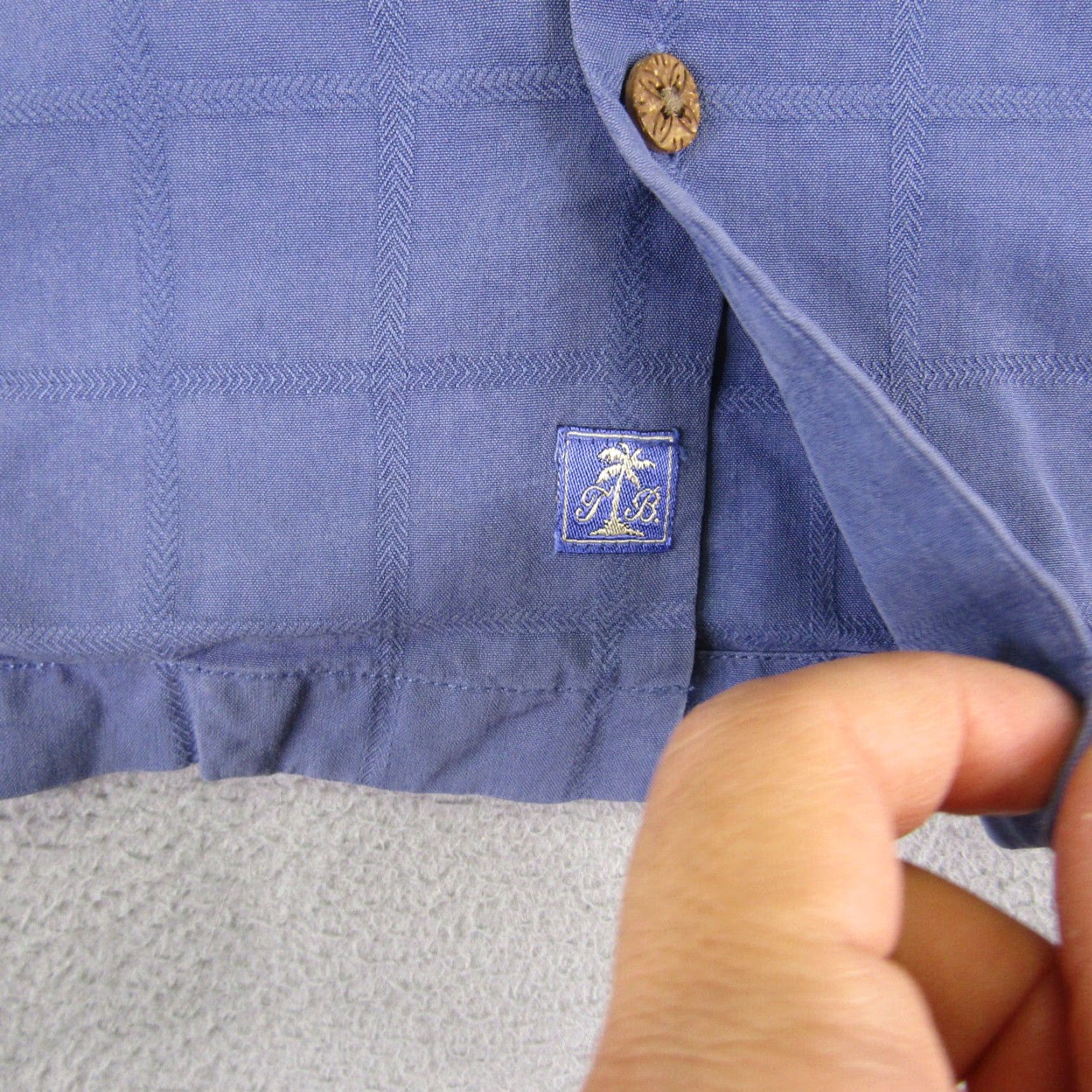 Tommy Bahama Tommy Bahama Shirt Mens Large Blue Silk Button Up Camp Casual Short Sleeve Tops Beach Hawaiian Men L Blue Silk Button-Up Shirt Size US L / EU 52-54 / 3 - 2 Thumbnail