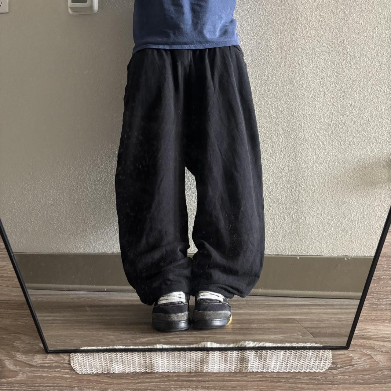 Crazy Vintage Y2K/2000s Baggy Black Skater Essential Sweatpants! Fits L
