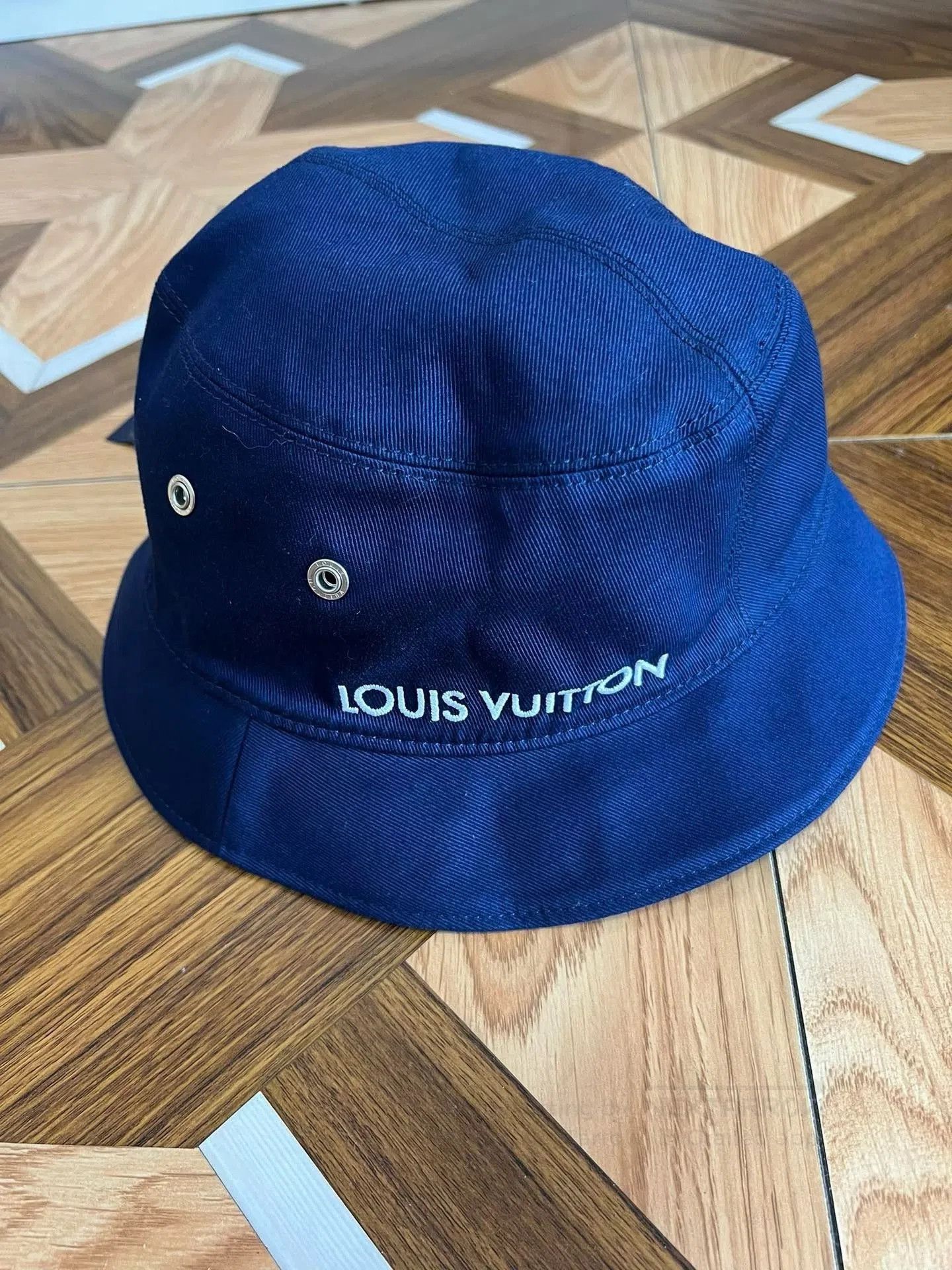 Louis Vuitton Louis Vuitton Reversible Bucket Hat. Size ONE SIZE - 5 Thumbnail